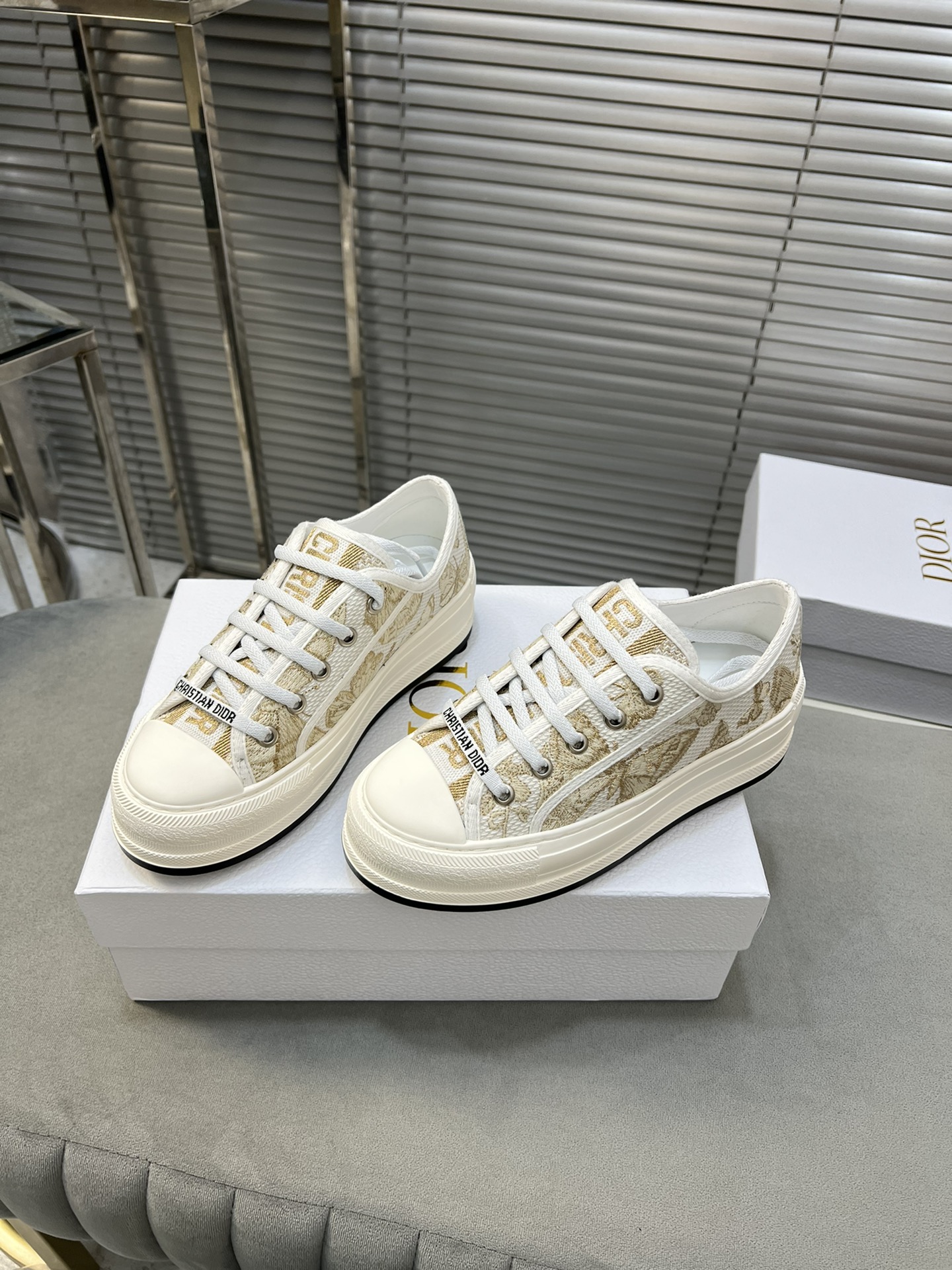 Dior Walk'n'Dior Embroidered Canvas Sneakers - Comfortable & Stylish 4 i1713339281 3184 0