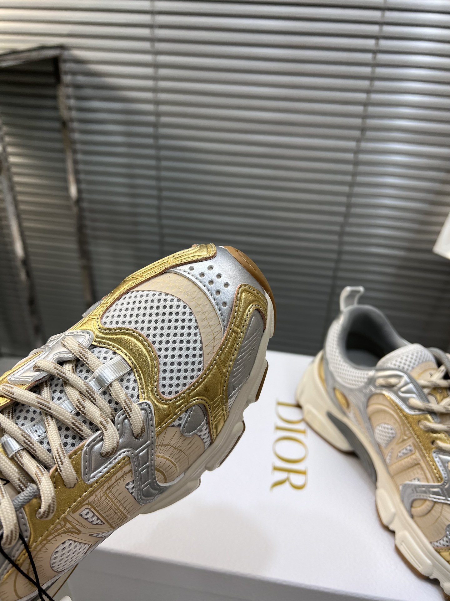 Dior Chrono Sneakers - Sporty, Stylish, and Comfortable Luxury Footwear 8 i1720189921 648 2