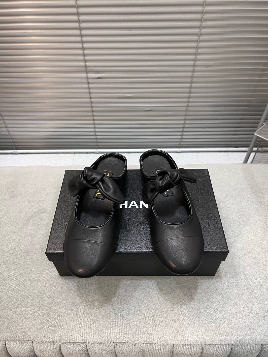 NO:231837,Chanel Xiaoxiang's new ballet shoes Mary Jane single shoes imported sheepskin fabric on the upper, footbed sheepskin inside, original leather outsole Size:35-41 (customized by 40/41), ballet shoes, chanel, mary jane, sheepskin, Leather soles19860909Chanel 小香新款芭蕾舞鞋玛丽珍单鞋 鞋面进口羊皮面料, 垫脚内里羊皮, 原版真皮大底 Size:35-41（40/41定做）,芭蕾舞鞋,chanel,mary jane,sheepskin,Leather soles,Women's Shoes