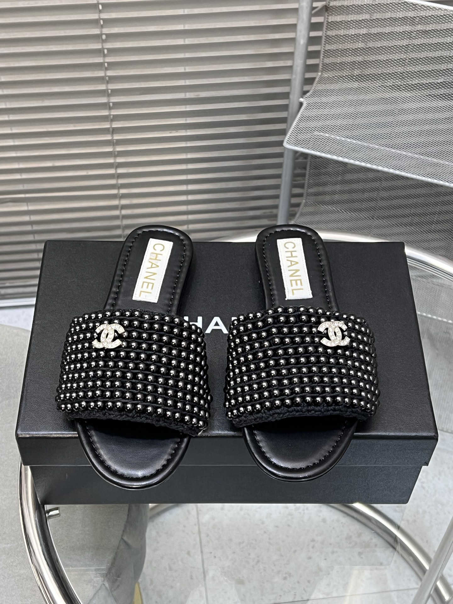 NO:231807,Chanel Chanel new pearl slippers size 35-40, slippers, chanel, chanel, slippers19860909chanel香奈儿新款珍珠拖鞋 码数35-40,拖鞋,chanel,chanel,slippers,Women's Shoes