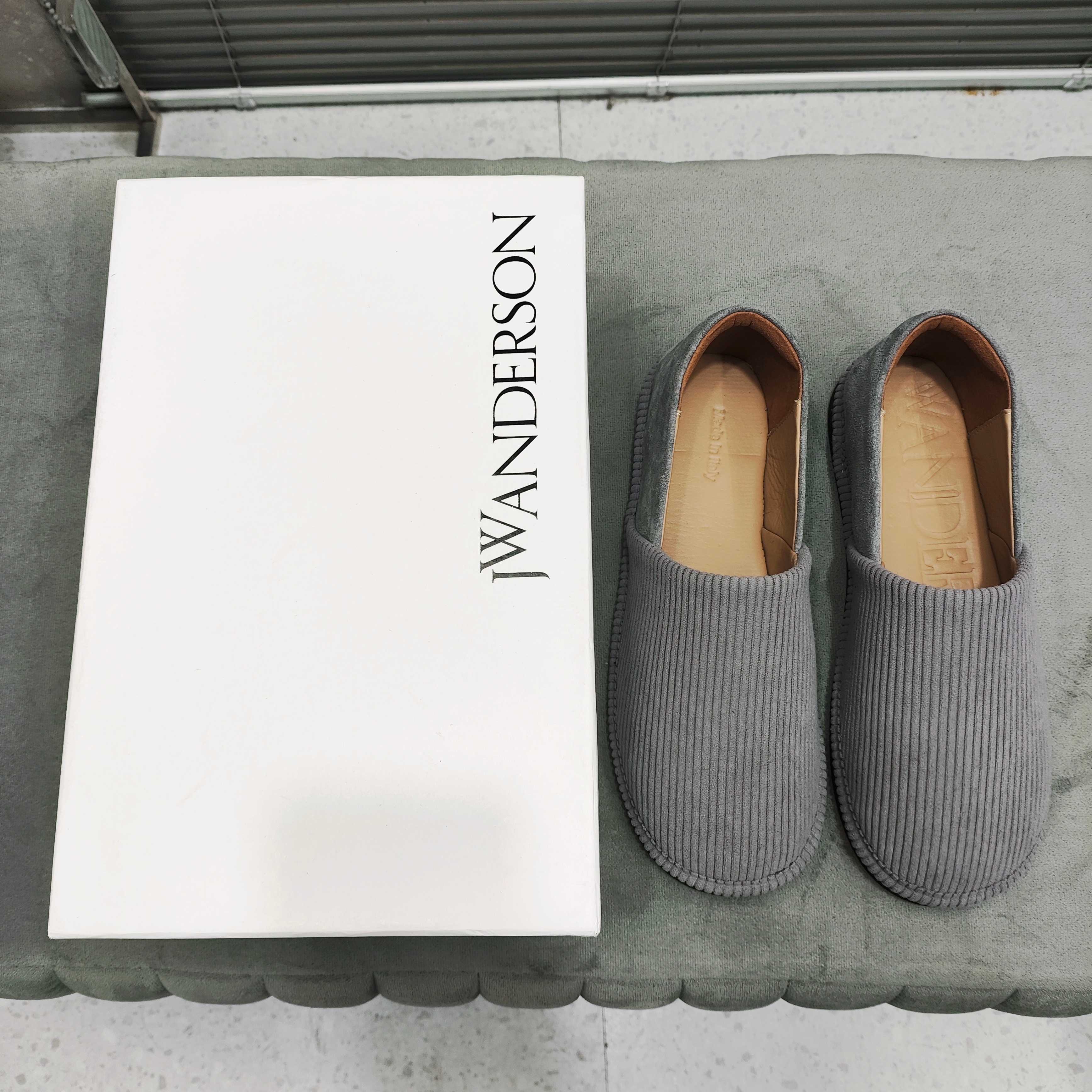 JW Anderson 2024 Spring/Summer Runway Loafers - Simple Twill Fabric 3 a1742369659182 7302