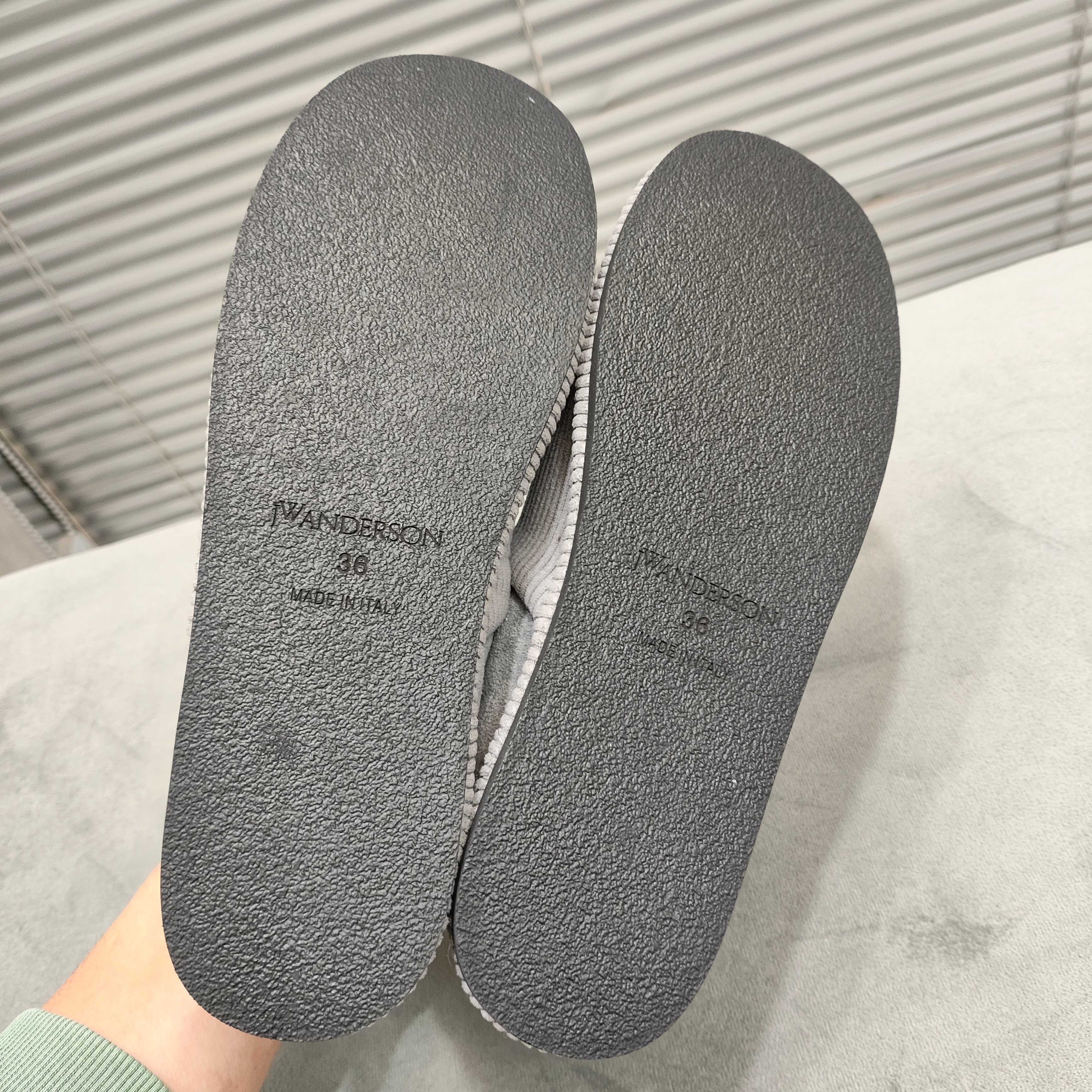 JW Anderson 2024 Spring/Summer Runway Loafers - Simple Twill Fabric 10 a1742369662330 6854