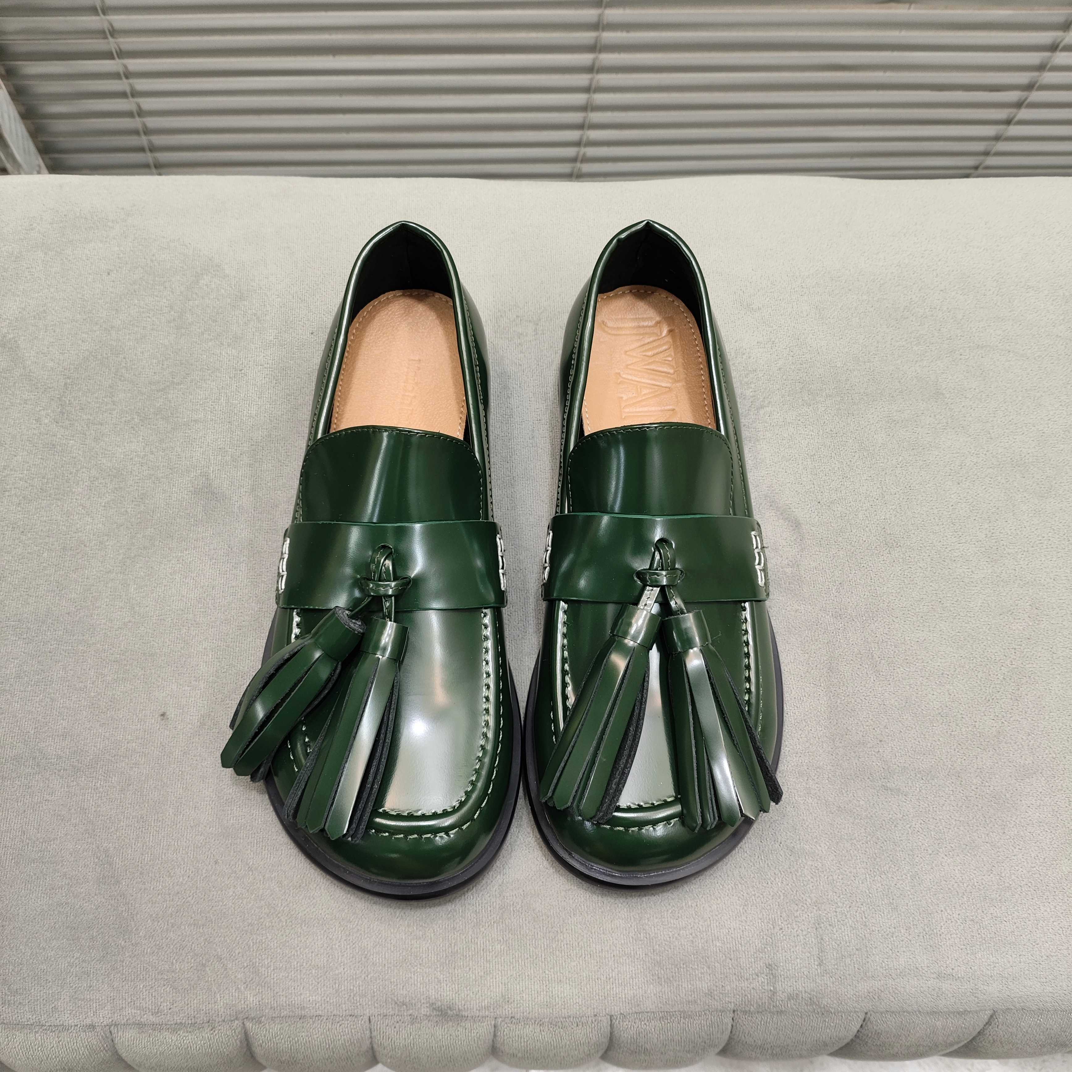 JW Anderson Tassel Loafers, Spring/Summer Fashion Shoes for Women 4 a1742370447412 5434