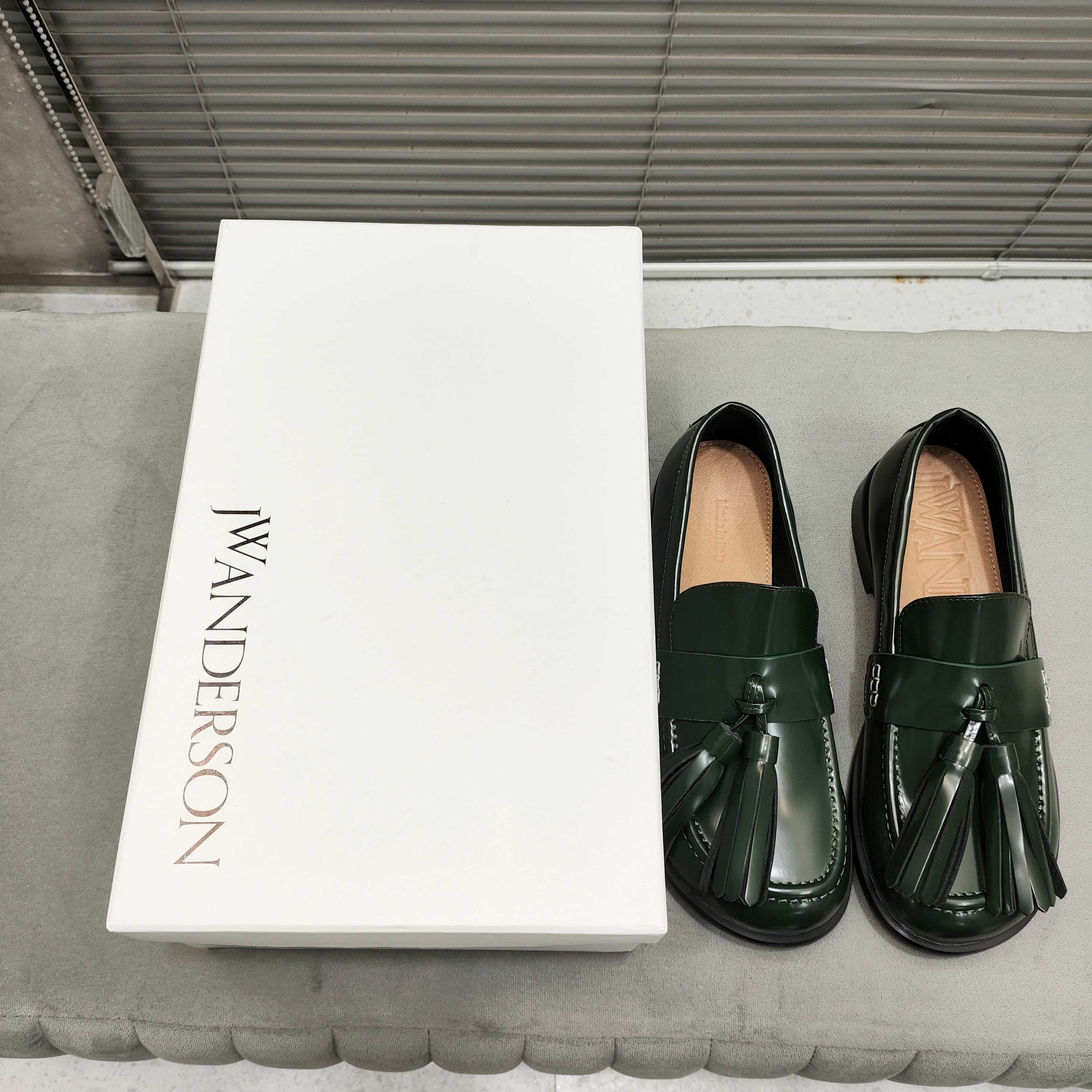 JW Anderson Tassel Loafers, Spring/Summer Fashion Shoes for Women 3 a1742370447641 7056