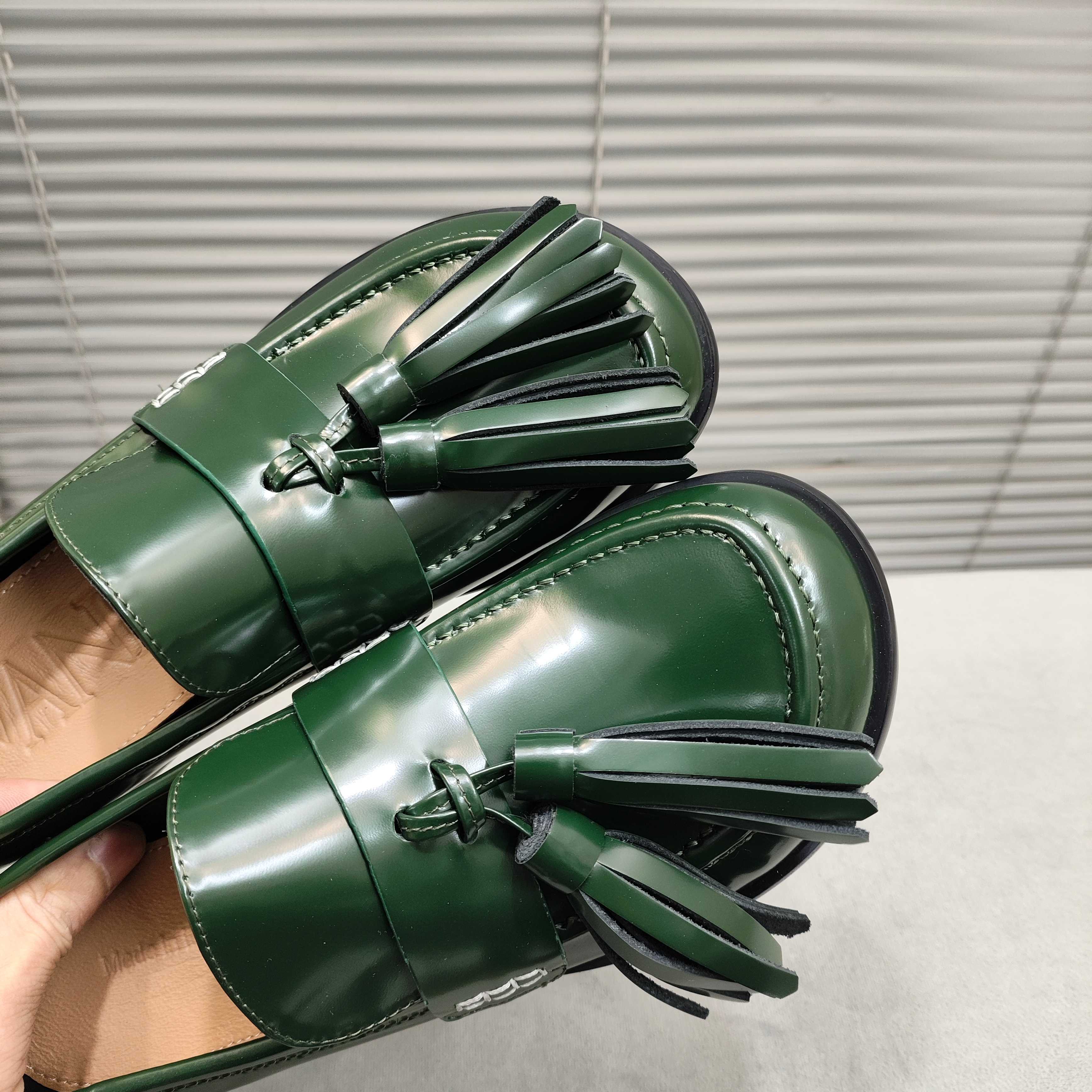 JW Anderson Tassel Loafers, Spring/Summer Fashion Shoes for Women 7 a1742370447922 6815