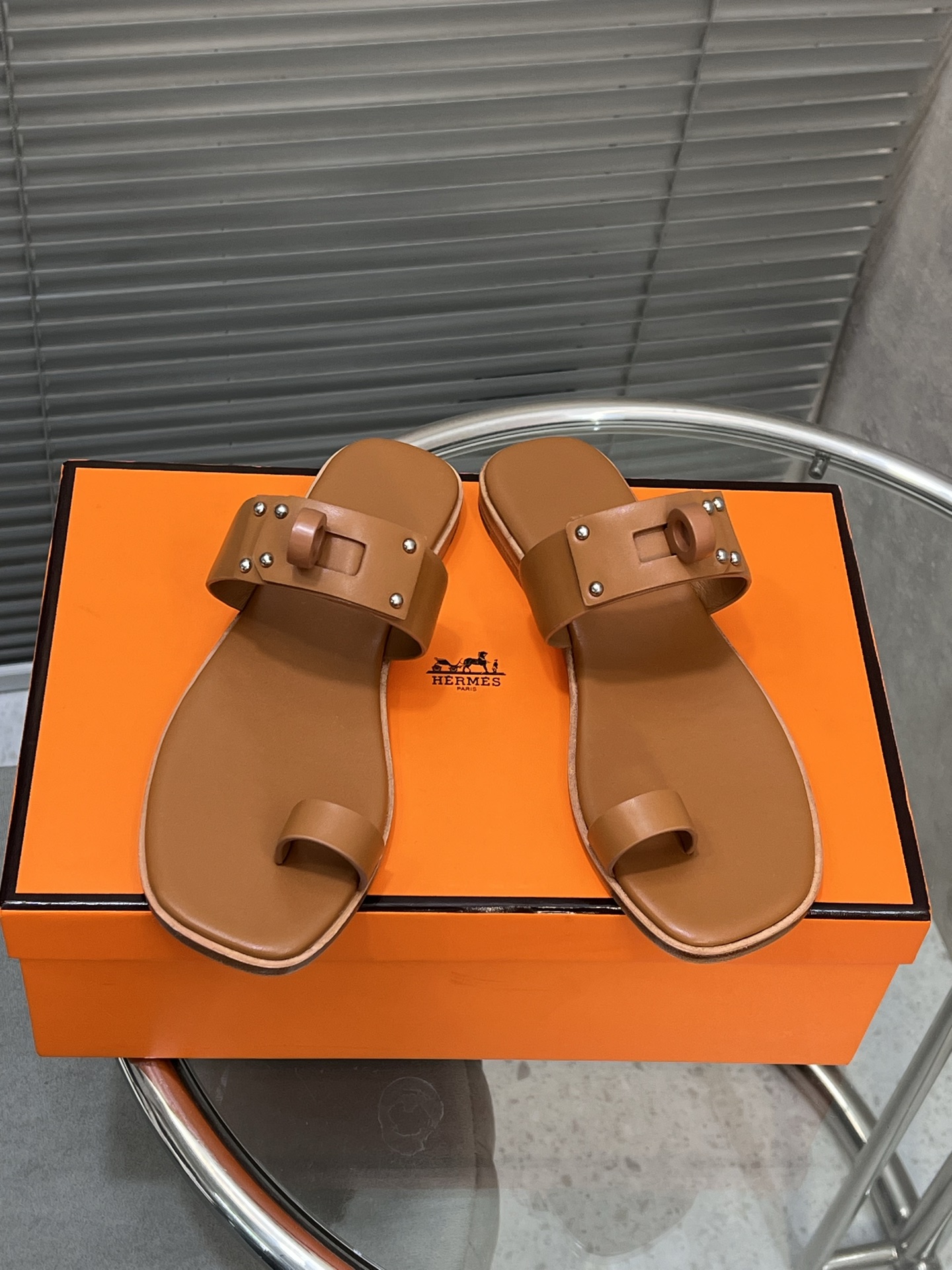 NO:240323,Hermes new sandals cowhide, sheepskin footbed genuine leather sole 35-40 (40 fixed), split-toe shoes, hermes, sandals, cowhide, sheepskin, Leather soles19860909Hermes 新款凉鞋 牛皮面、羊皮垫脚真皮大底 35-40（40定）,分趾鞋,hermes,sandals,cowhide,sheepskin,Leather soles,Women's Shoes
