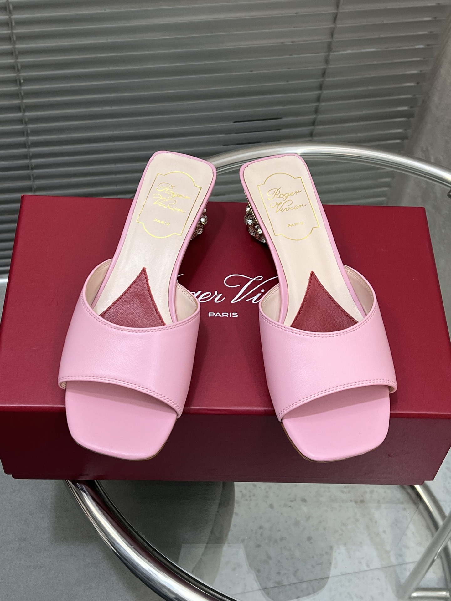 NO:240325,* RV new rhinestone heel sandal slippers love shoes Material: custom original cowhide imported sheepskin lining original custom leather sole heel height 5cm size 35-40 (40/41 custom), slippers, sandals, slippers, cowhide, sheepskin19860909* RV 新款水钻跟凉鞋拖鞋 爱心鞋 材质:定制原版牛皮 垫脚进口羊皮内里 鞋底原版定制真皮底 跟高5cm 码数35-40（40/41定）,拖鞋,sandals,slippers,cowhide,sheepskin,Women's Shoes