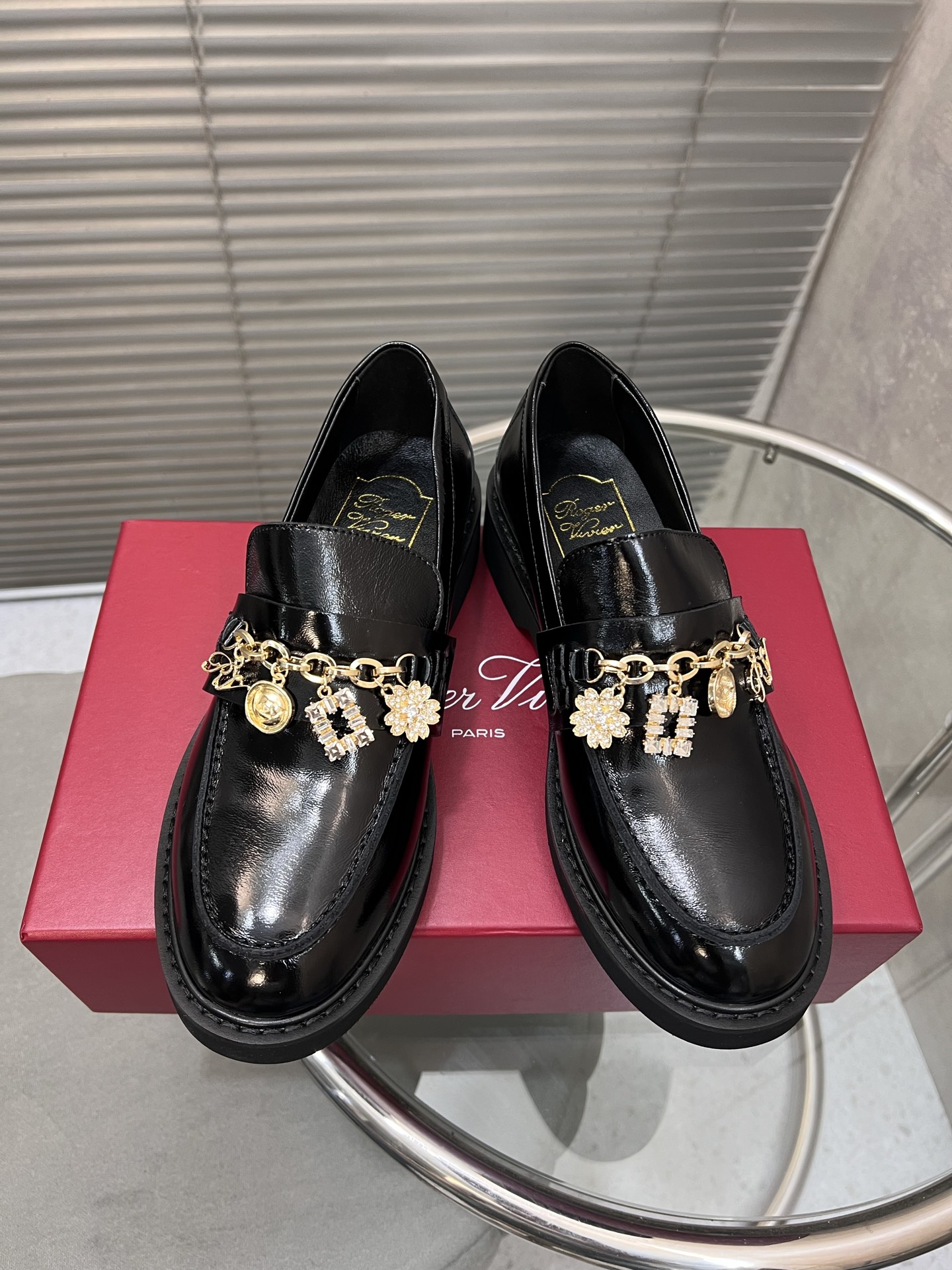 NO:543576,RV’s new thick-soled loafers are the top version!  Original open-edge beaded cowhide, high-grade original diamond buckle decoration, Eva foam outsole, light and comfortable!  Bottom thickness 3.5cm Size#35-40 (40 is custom-made and cannot be returned or exchanged), boots loafers, loafers, boots, cowhide19860909RV新款厚底乐福鞋 顶级版本！ 原装开边珠牛皮 高级原版钻扣饰 Eva发泡大底,轻盈舒适！ 底厚3.5cm Size#35-40（40定做不退换）,靴子乐福鞋,loafers,boots,cowhide,Women's Shoes