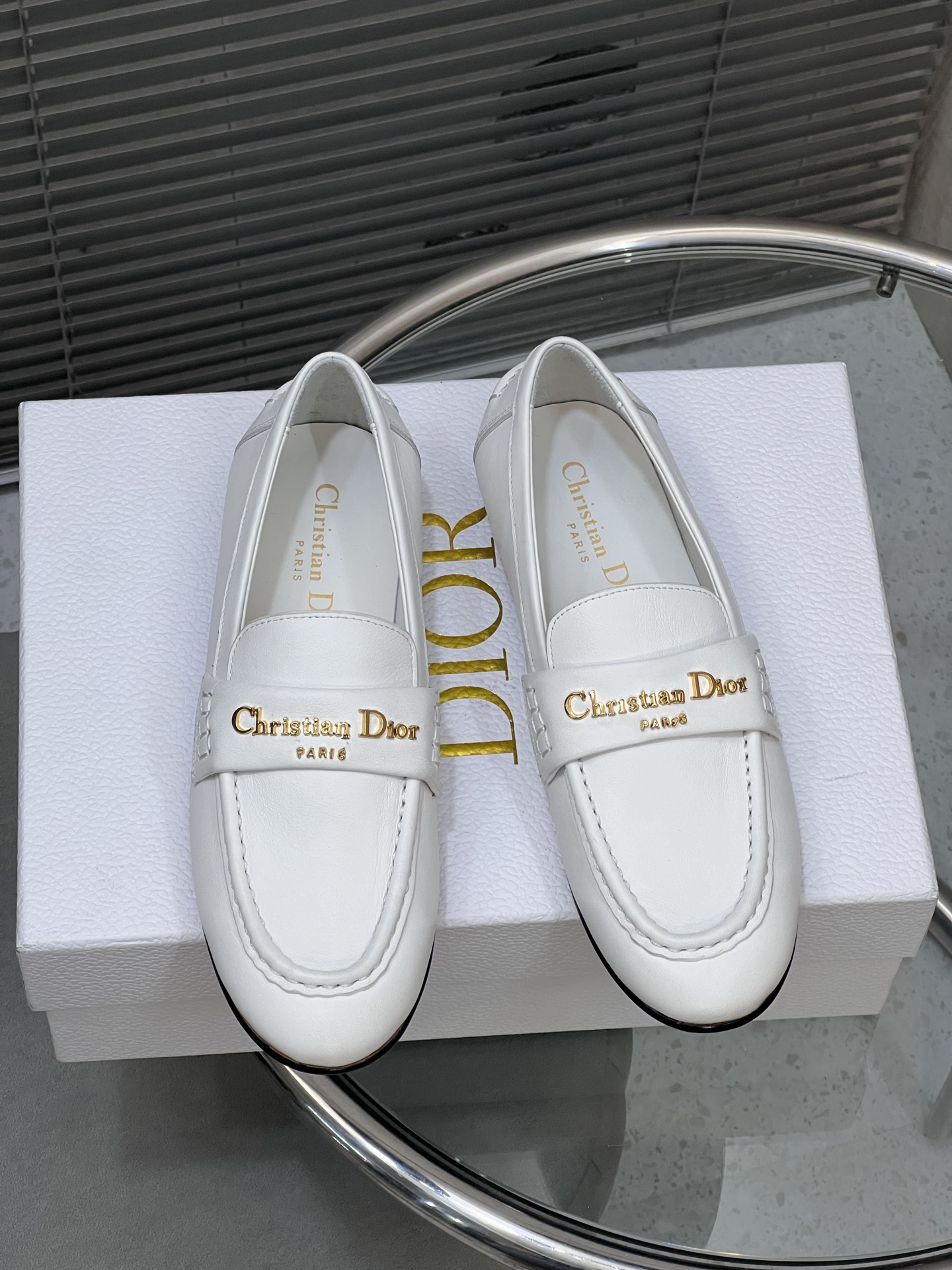 NO:543630,Dior new letters small leather shoes loafers single shoes cowhide / sheepskin upper, sheepskin lining, spliced ​​leather soles size35-42 (customized by 40/41/42), loafers, dior, loafers, cowhide, sheepskin, sheep, Leather soles19860909Dior 新款字母小皮鞋乐福鞋单鞋 牛皮/羊京鞋面,羊皮内里,拼接真皮大底 size35-42（40/41/42定做）,乐福鞋,dior,loafers,cowhide,sheepskin,sheep,Leather soles,Women's Shoes