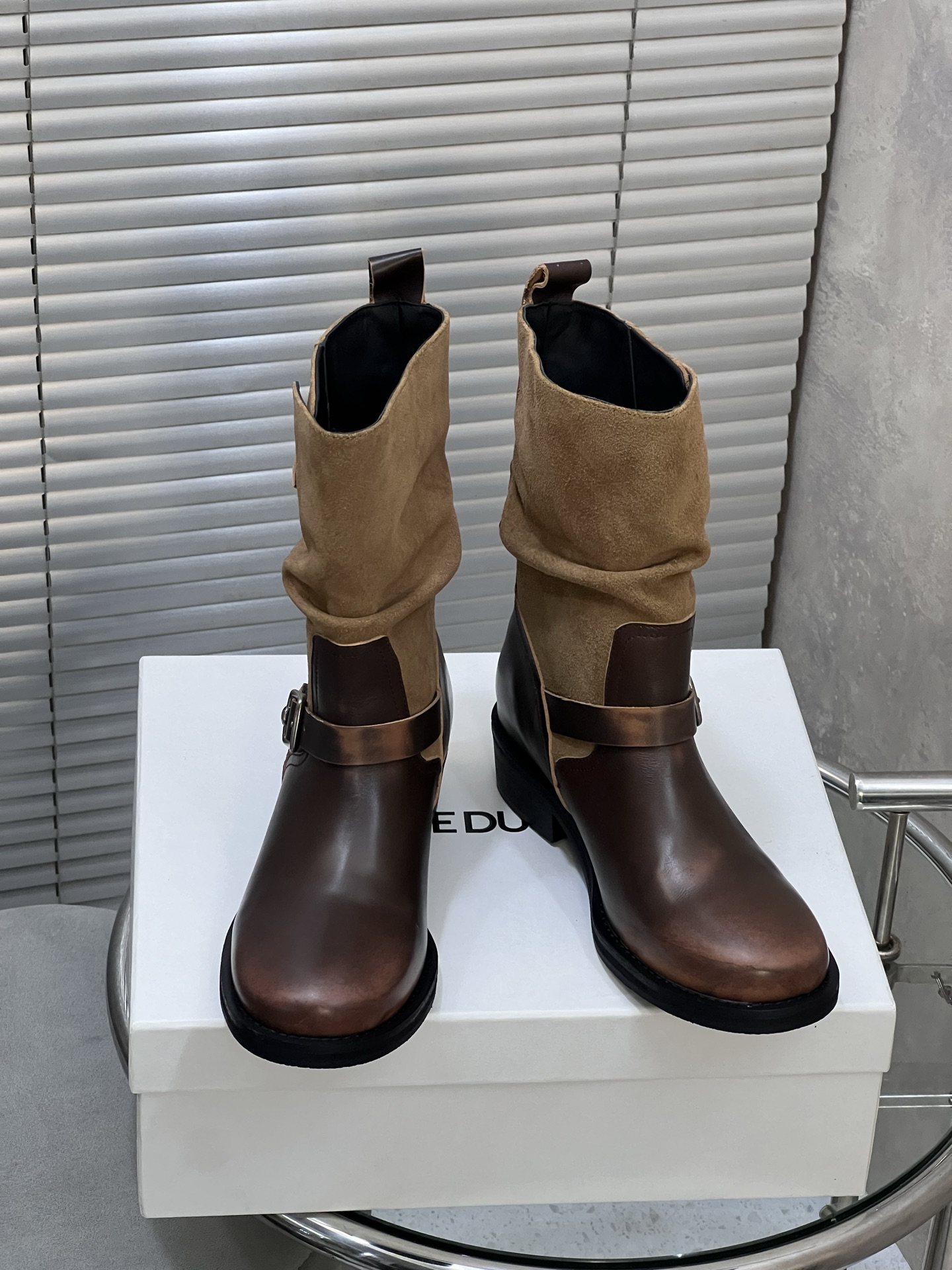 NO:543518,Icedust new pleated rubbed retro mid-tube knight boots stand boots!  Imported upper cowhide + Niujing leather, imported sheepskin, large sole original outsole, heel height 5cm, size 35/41 (40/41 custom made without return or replacement), boots, boots, cowhide, sheepskin19860909Icedust 新款褶皱擦色复古中筒骑士靴站靴！ 鞋面进口头层牛皮+牛京皮 内里进口羊皮 大底原版大底 跟高5cm 码数35/41（40/41定做不退不换）,靴子,boots,cowhide,sheepskin,Women's Shoes