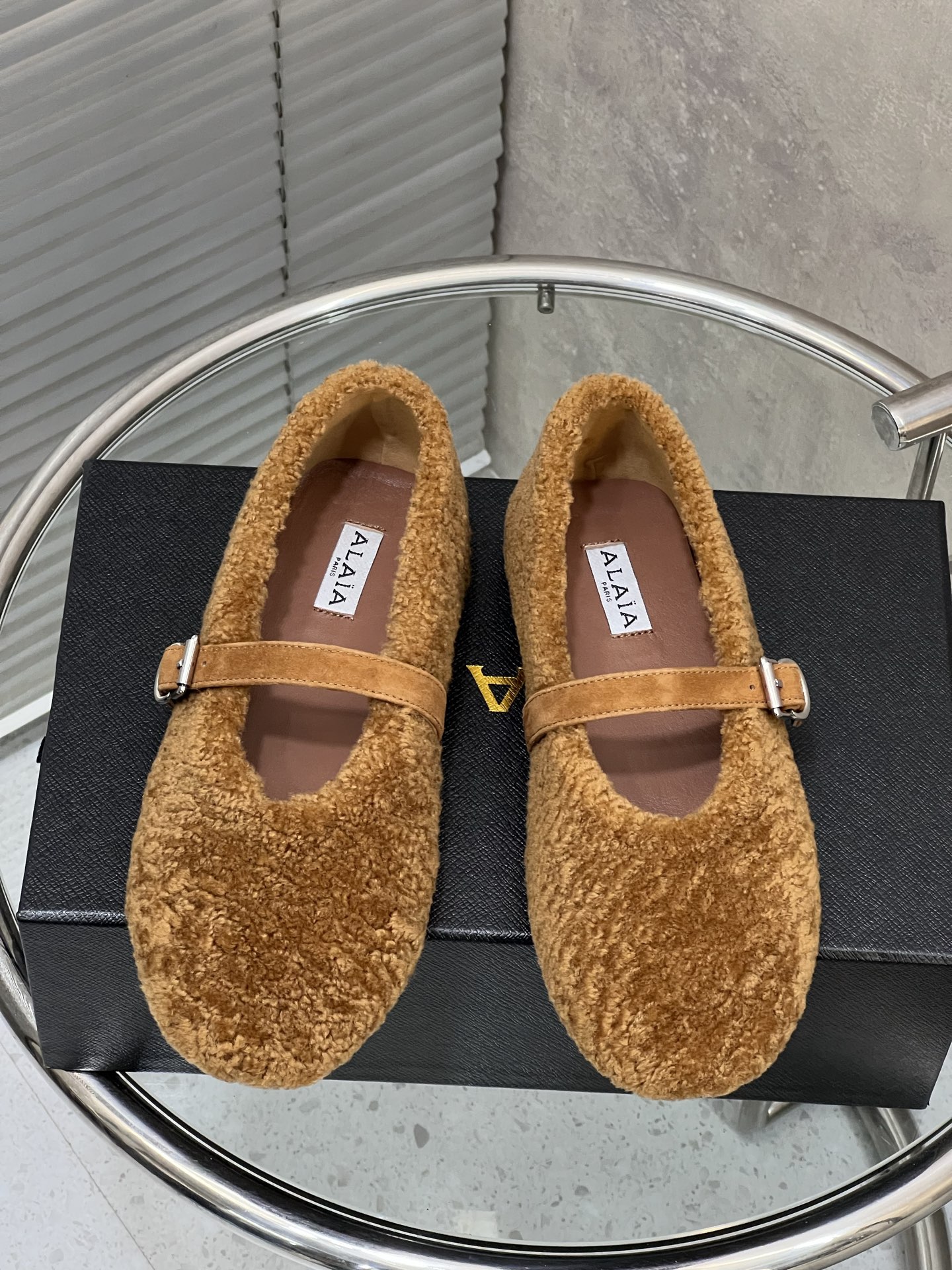 NO:577244,ALAIA lambswool French ballet shoes, wool-covered Mary Jane flat shoes, wool upper, sheepskin lining, original molded rubber outsole, size 35-41 (40.41 custom-made, non-refundable), ballet shoes, alaia, mary jane, sheepskin19860909ALAIA阿莱亚 羊羔毛法式芭蕾舞鞋羊毛面玛丽珍平底单鞋 鞋面羊毛 内里垫脚羊皮 鞋底原版开模橡胶大底 码数35-41（40.41定做不退换）,芭蕾舞鞋,alaia,mary jane,sheepskin,Women's Shoes