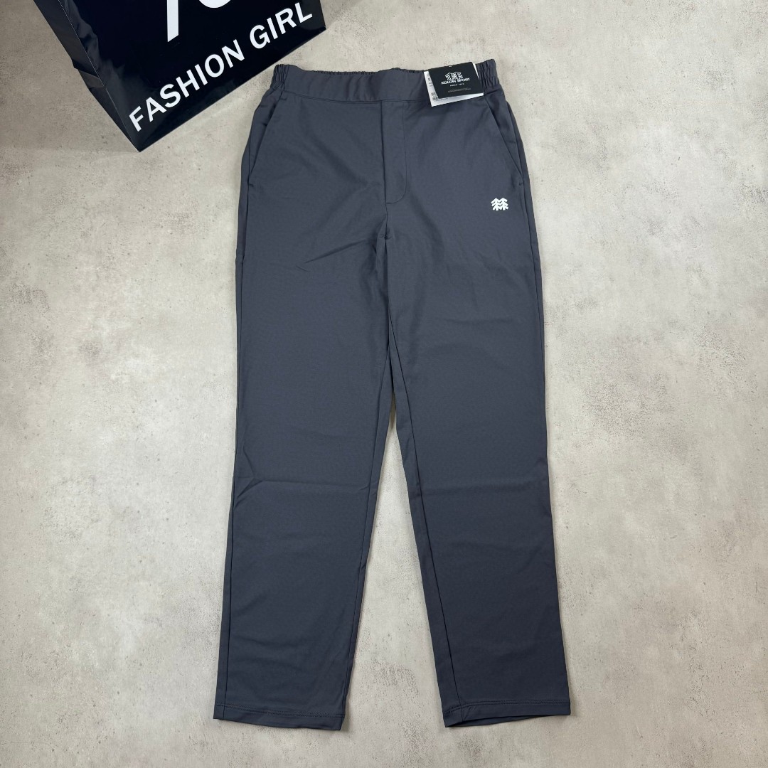 💰110
可隆 KOLON SPORT 春秋高弹窄口九分裤
采用超弹面料，具备良好的透气性和运动自由优良的户外登山四面弹 休闲裤，简洁的造型非常大气、轻便/高弹力/吸湿/排汗！
 日常上班 户外运动都可以穿。裁剪采用立体三维裁剪使每个部位都更加的合体舒适。
颜色：黑色 卡其  藏青  深灰色
尺码：S-XXL
尺码   腰围     臀围      裤长
 S      68-76      100       95
 M     76-84      106       97
 L      84-92      112       99
XL     92-100    120      101
XXL  100-108   124.5  102
(数据均为手工测量，存在稍许误差)