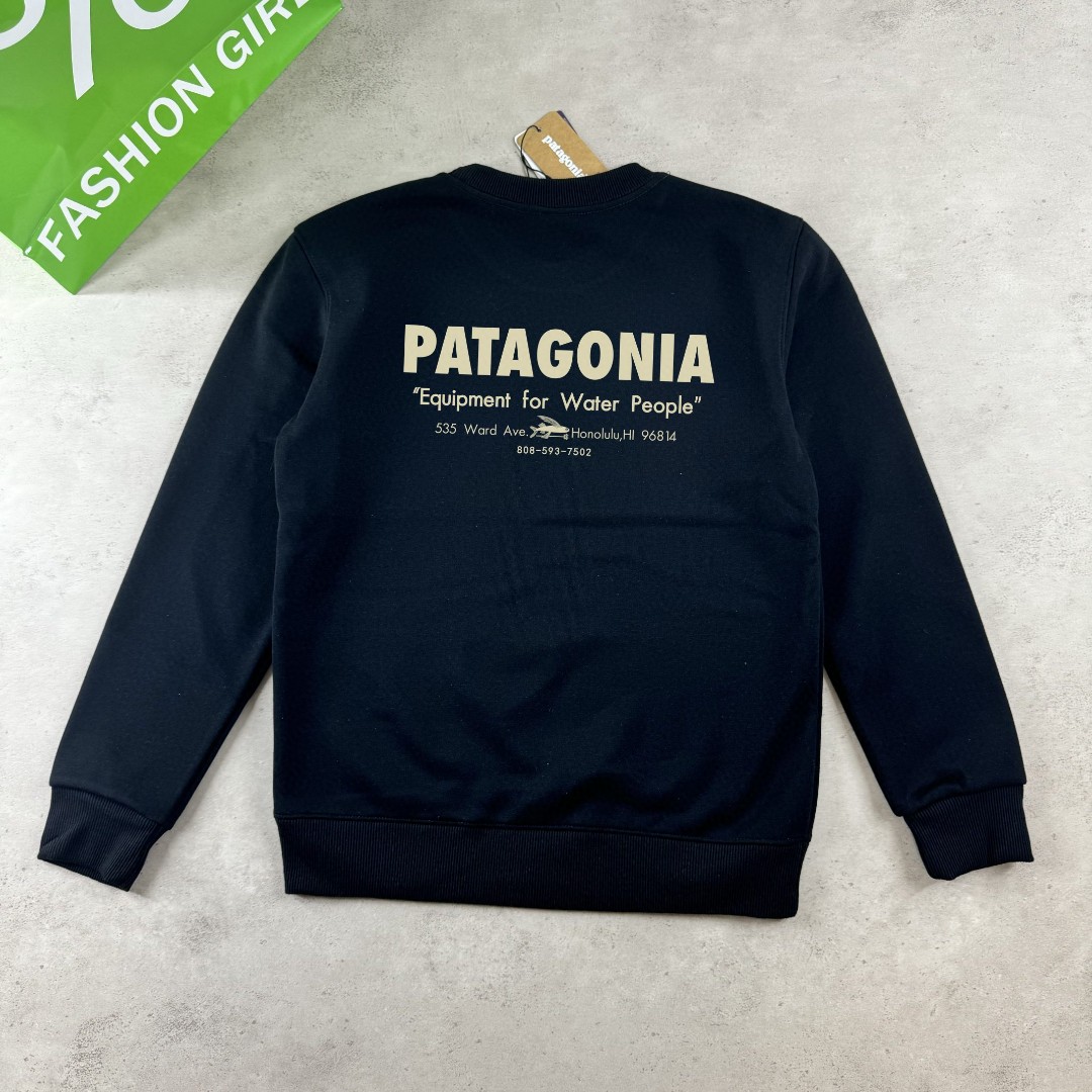 💰75
【Patagonia巴塔哥尼亚 新款飞鱼限定情侣款圆领加绒卫衣】
如今热销的顶级流量款!正适秋季穿搭,亲肤透气不起球,时尚又个性,超级洋气的一款,强烈推荐单品,宽松版型休闲舒适不挑人,日常都很实穿时髦百搭~秋季穿刚好而且怎么穿都立体的螺纹拼接,拼接版型很正!男女同款,百搭!
颜色:黑色、白色 咖啡色 深灰色
尺码 :M L XL 2XL 3XL
衣长 肩宽 胸围 袖长
M 65 50 104 54
L 67 52 108 55
XL 69 53 114 56
2XL 71 55 116 57
3XL 73 56 120 58
(手工测量,误差2cm)