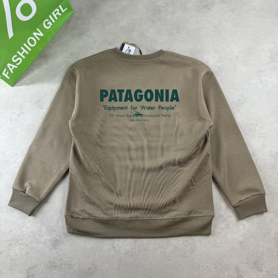 💰75
【Patagonia巴塔哥尼亚 新款飞鱼限定情侣款圆领加绒卫衣】
如今热销的顶级流量款!正适秋季穿搭,亲肤透气不起球,时尚又个性,超级洋气的一款,强烈推荐单品,宽松版型休闲舒适不挑人,日常都很实穿时髦百搭~秋季穿刚好而且怎么穿都立体的螺纹拼接,拼接版型很正!男女同款,百搭!
颜色:黑色、白色 咖啡色 深灰色
尺码 :M L XL 2XL 3XL
衣长 肩宽 胸围 袖长
M 65 50 104 54
L 67 52 108 55
XL 69 53 114 56
2XL 71 55 116 57
3XL 73 56 120 58
(手工测量,误差2cm)