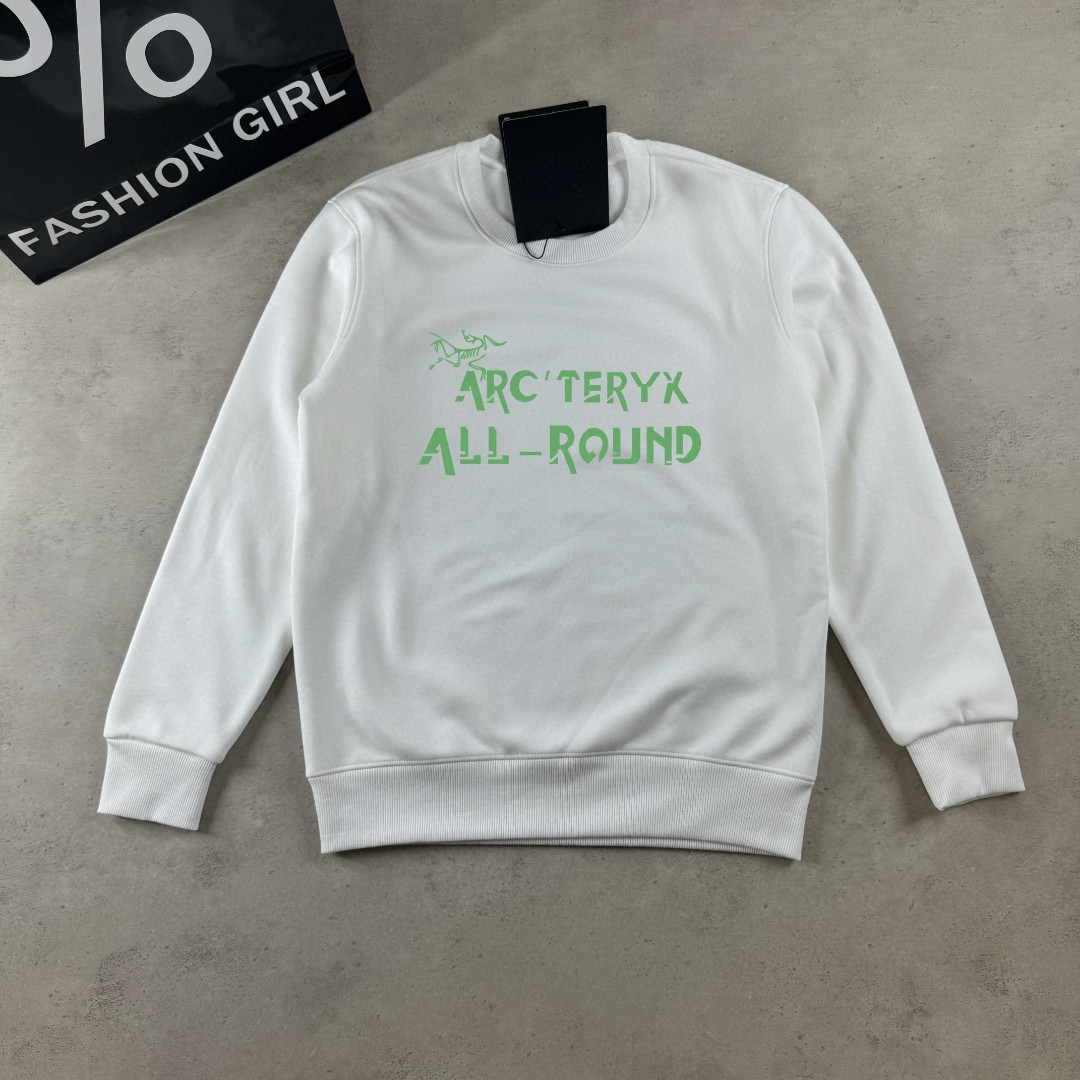 💰75
ARC'TERYX 始祖鸟 限定情侣款圆领抓绒卫衣】
如今热销的顶级流量款!正适秋季穿搭,亲肤透气不起球,时尚又个性,超级洋气的一款,强烈推荐单品,宽松版型休闲舒适不挑人,日常都很实穿时髦百搭~秋季穿刚好而且怎么穿都立体的螺纹拼接,拼接版型很正!而且整体宽松,男女同款,Oversize版型,宽松百搭!
颜色:黑色、白色 咖啡色 深灰色
尺码 :M L XL 2XL 3XL
衣长 肩宽 胸围 袖长
M 65 50 104 54
L 67 52 108 55
XL 69 53 114 56
2XL 71 55 116 57
3XL 73 56 120 58
(手工测量,误差2cm)