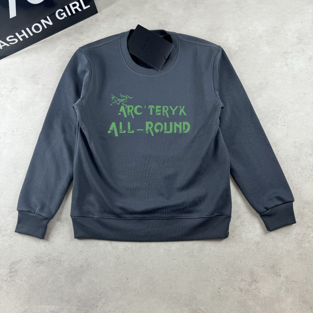 💰75
ARC'TERYX 始祖鸟 限定情侣款圆领抓绒卫衣】
如今热销的顶级流量款!正适秋季穿搭,亲肤透气不起球,时尚又个性,超级洋气的一款,强烈推荐单品,宽松版型休闲舒适不挑人,日常都很实穿时髦百搭~秋季穿刚好而且怎么穿都立体的螺纹拼接,拼接版型很正!而且整体宽松,男女同款,Oversize版型,宽松百搭!
颜色:黑色、白色 咖啡色 深灰色
尺码 :M L XL 2XL 3XL
衣长 肩宽 胸围 袖长
M 65 50 104 54
L 67 52 108 55
XL 69 53 114 56
2XL 71 55 116 57
3XL 73 56 120 58
(手工测量,误差2cm)