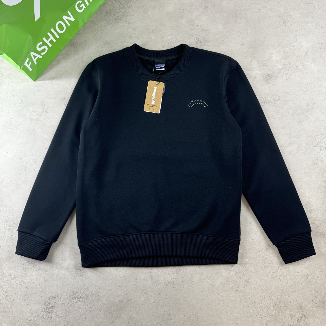 💰75
【Patagonia巴塔哥尼亚 新款夏威夷限定情侣款圆领加绒卫衣】
如今热销的顶级流量款!正适秋季穿搭,亲肤透气不起球,时尚又个性,超级洋气的一款,强烈推荐单品,宽松版型休闲舒适不挑人,日常都很实穿时髦百搭~秋季穿刚好而且怎么穿都立体的螺纹拼接,拼接版型很正!男女同款,百搭!
颜色:黑色、白色 咖啡色 深灰色
尺码 :M L XL 2XL 3XL
衣长 肩宽 胸围 袖长
M 65 50 104 54
L 67 52 108 55
XL 69 53 114 56
2XL 71 55 116 57
3XL 73 56 120 58
(手工测量,误差2cm)