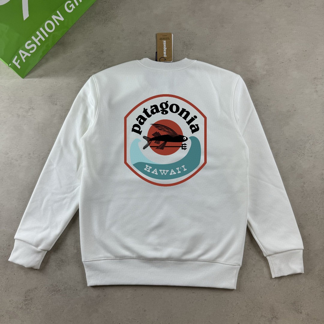 💰75
【Patagonia巴塔哥尼亚 飞鱼限定情侣款圆领加绒卫衣】
如今热销的顶级流量款!正适秋季穿搭,亲肤透气不起球,时尚又个性,超级洋气的一款,强烈推荐单品,宽松版型休闲舒适不挑人,日常都很实穿时髦百搭~秋季穿刚好而且怎么穿都立体的螺纹拼接,拼接版型很正!男女同款
颜色:黑色、白色 咖啡色 深灰色
尺码 :M L XL 2XL 3XL
衣长 肩宽 胸围 袖长
M 65 50 104 54
L 67 52 108 55
XL 69 53 114 56
2XL 71 55 116 57
3XL 73 56 120 58
(手工测量,误差2cm)