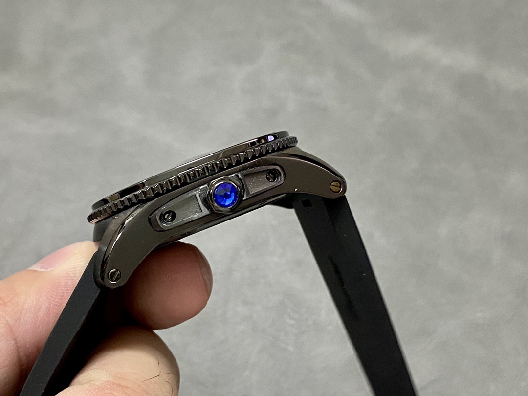 Cartier F5 台湾厂 卡地亚卡利博CALIBRE DE CARTIER潜水系列 腕表堪称卡地亚新一代标志性杰作