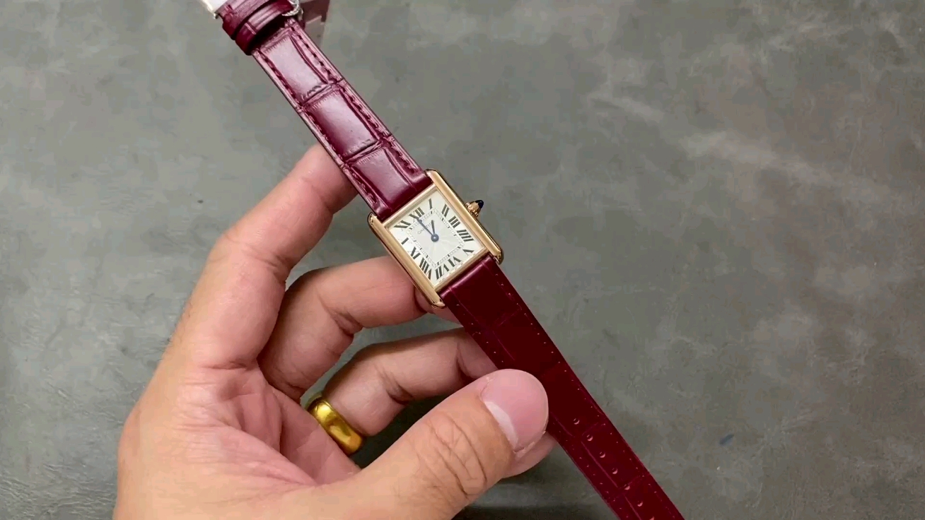 Cartier F1厂卡地亚TANK MUST de Cartier全系列倾情打造 中号33 7*25