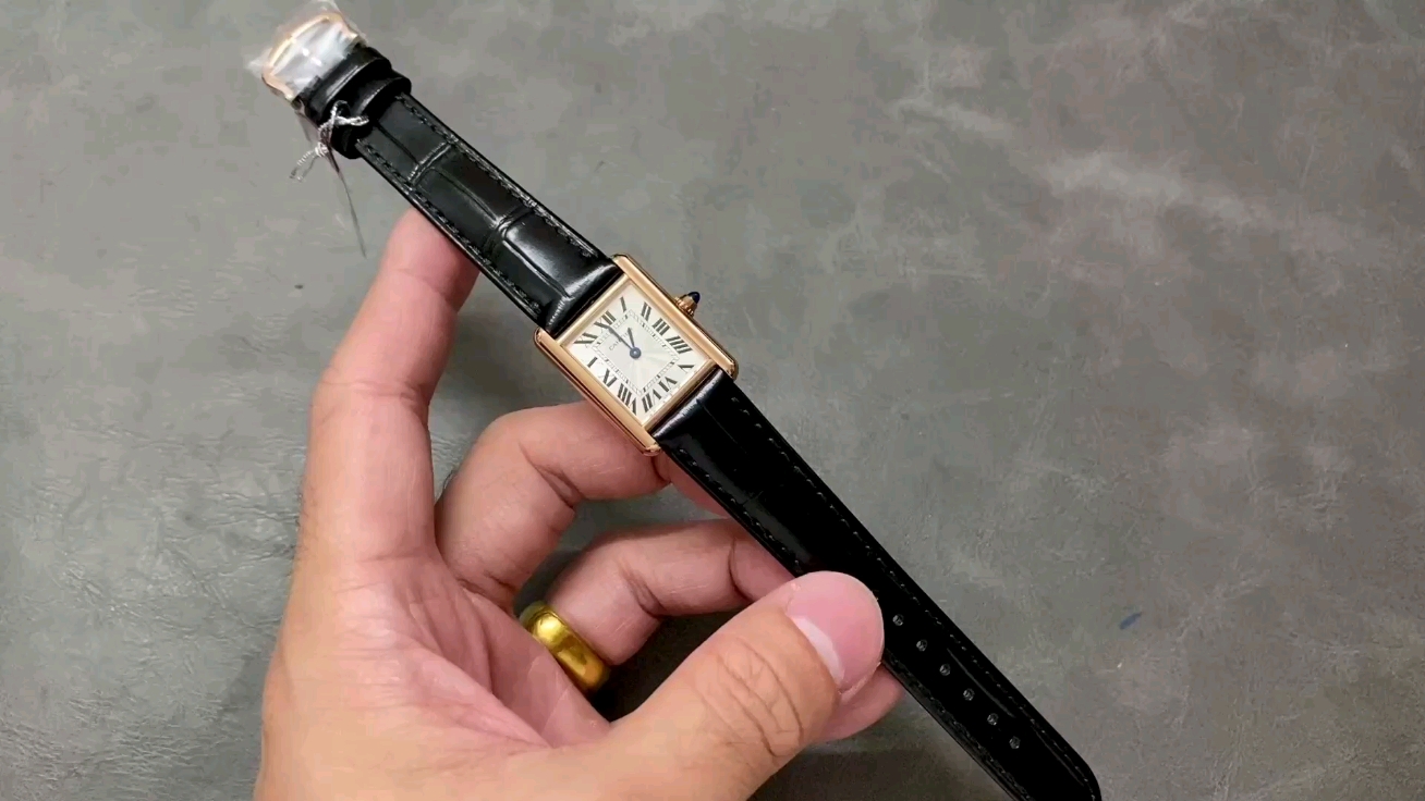 Cartier F1厂卡地亚TANK MUST de Cartier全系列倾情打造 中号33 7*25