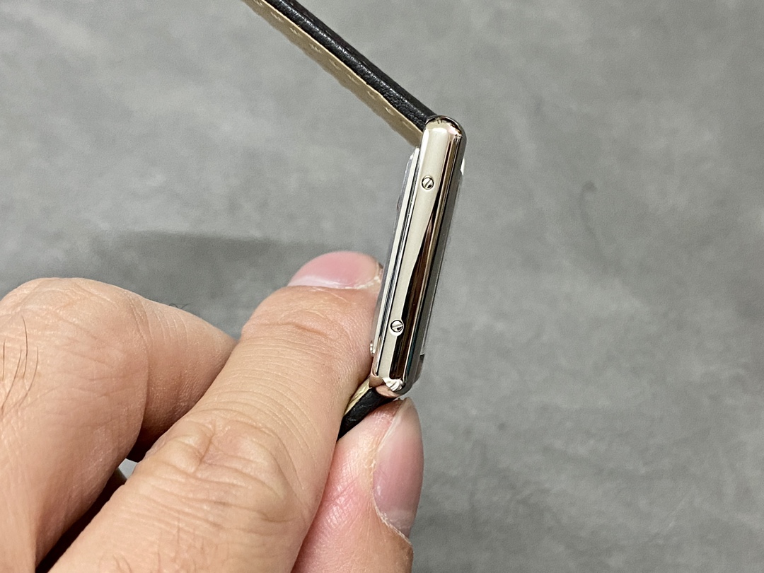Cartier F1厂卡地亚TANK MUST de Cartier全系列倾情打造 中号33 7*25