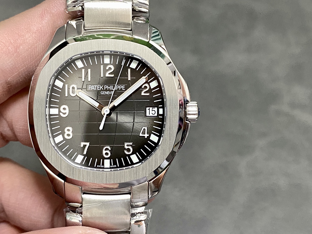 NO:662936,WY-3K Patek Philippe Grenade launches an upgraded version of the original machine with noise-free engraving. Detailed upgrade explanation: 1. The upgraded movement has all finely engraved characters, which are clear and not worn, and the texture is the ultimate. 2. The automatic rotor is upgraded, using Swiss ultra-precision bearings, and an unprecedented rotor installation process in the industry. It achieves 100% noise reduction.  3. Original movement, no fake clips, no fake balance wheels, no fake rubies. The 3K factory has completely reproduced the 3.3 mm out-of-print high-quality 324SC movement. 4. Upgraded dial Arabic numerals with super bright luminous, and the overall harmonious and consistent brightness. 5. Upgraded imported rubber strap, the feel and visual effect are comparable to the original. It remains anti-corrosion, anti-odor, durable and anti-corrosion in extreme cold and high temperatures.  6. Each watch in the calendar window is positioned horizontally without any deflection. 7. The smoothness of the crown adjustment gear is adjusted multiple times to reach the best state. This makes the upgraded grenade adjustment time and winding feel smooth. 8. The thickness of the entire watch has been upgraded to 8.3 mm, which is the thinnest mechanical watch on the Internet, equivalent to the original thickness. It is extremely comfortable to wear. 9. The Patek Philippe logo on the buckle has been upgraded to a perfect docking position. There is no deviation or movement.  The Patek Philippe 5167 grenade produced by WK-3K factory is an upgraded version of the original machine with noise-free engraving. It is a hot product that dominates the entire Internet!  !  !  !  ,,patek philippe19860909WY-3K 百达翡丽 手雷 推出升级原版机无噪音刻字版.详细升级解读: 1.升级机芯全部精雕刻字,清晰不磨损,纹理做到极致. 2.升级自动陀片,采用瑞士超精密轴承,业界史无前例的安装陀片工艺.做到百分百降噪音. 3.原版机芯,无假夹版,无假摆轮,无假红宝石.3k厂完整的复刻出3.3毫米的绝版高品质324SC机芯. 4.升级表盘阿拉伯数字夜光超亮,而且整体做到和谐一致同步亮度. 5.升级了进口橡胶表带,手感和视觉效果堪比原装.在极寒和高温的情况下都保持防腐,防臭,经久耐磨,抗腐蚀性. 6.日历窗口每一只手表做了水平正位,不出现偏斜遮挡. 7.把头调节档位顺畅度的多次调试,调试到最佳状态.使得升级版手雷调校时间和上链的手感畅顺 8.升级了整个手表厚度8.3毫米,完美实现全网最薄机械表,等同原装厚度.佩戴起来舒适无比. 9.升级了表扣百达翡丽logo,完美的对接合位.无偏移和走位的情况. WK-3K厂出品百达翡丽5167手雷,升级原版机无噪音刻字版.独霸全网的爆款！！！！,,patek philippe,Watch