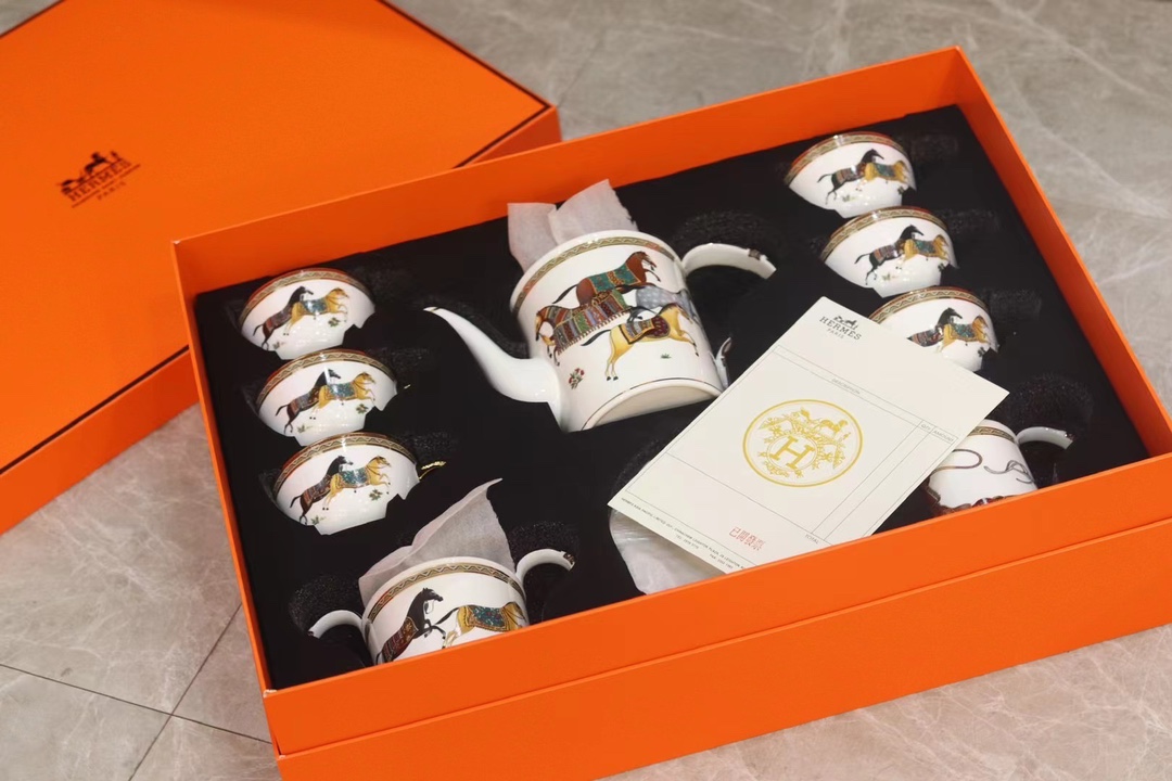路易威登 Louis Vuitton 高定典藏名品高定成衣时装外套连衣裙衬衫T恤 #DBD22A32 9