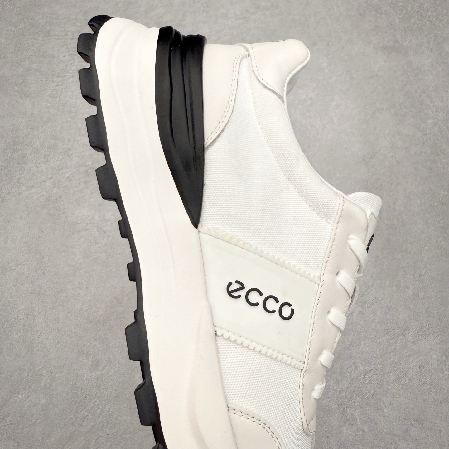 300 756558白 Ecco爱步男鞋百搭运动鞋男款 四季款阿甘鞋休闲华夫鞋复古跑鞋