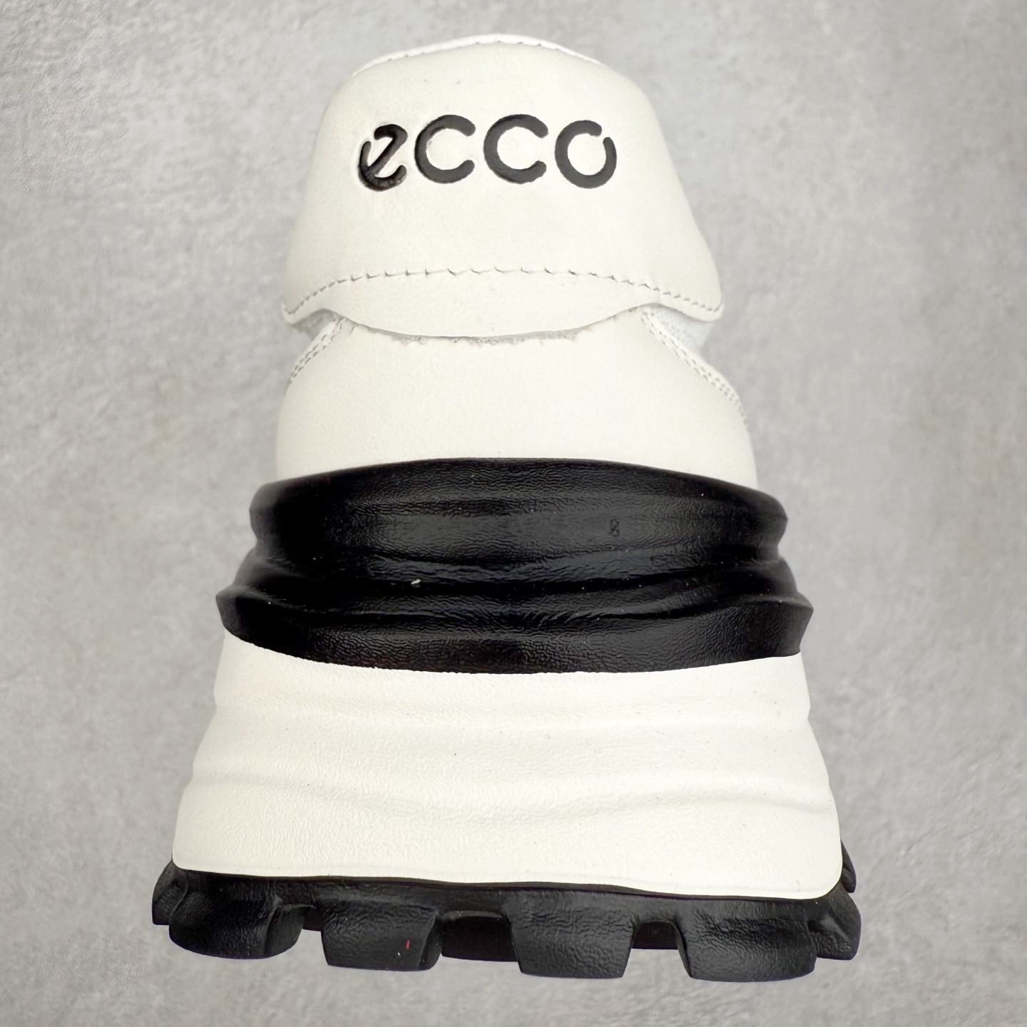 300 756558白 Ecco爱步男鞋百搭运动鞋男款 四季款阿甘鞋休闲华夫鞋复古跑鞋