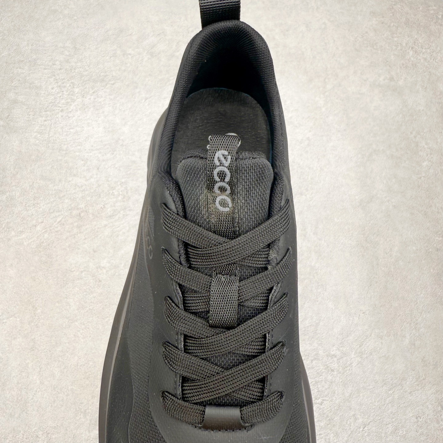 882594黑 ECCO爱步男款运动鞋 户外防水透气防滑复古跑鞋时尚拼接徒步鞋