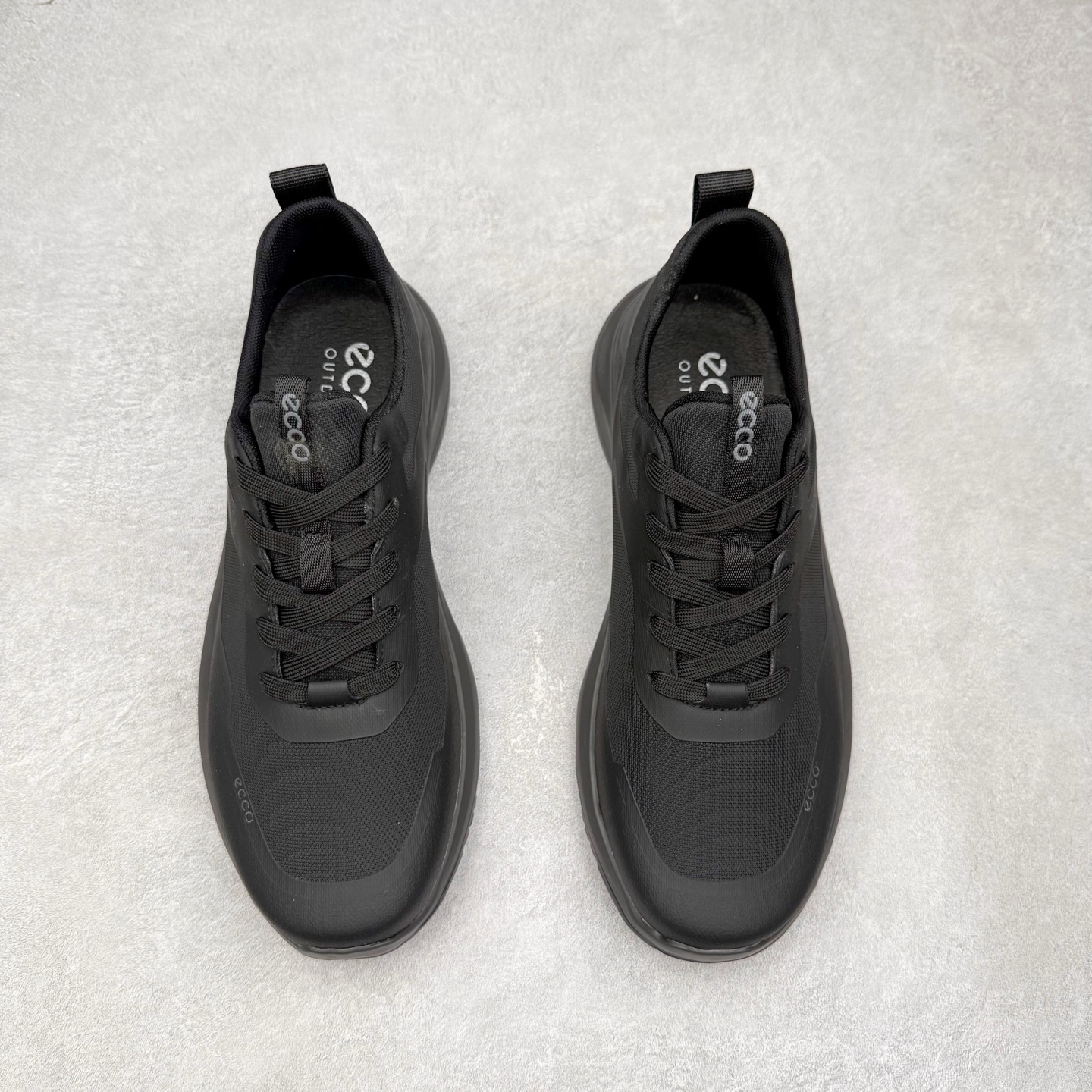 882594黑 ECCO爱步男款运动鞋 户外防水透气防滑复古跑鞋时尚拼接徒步鞋