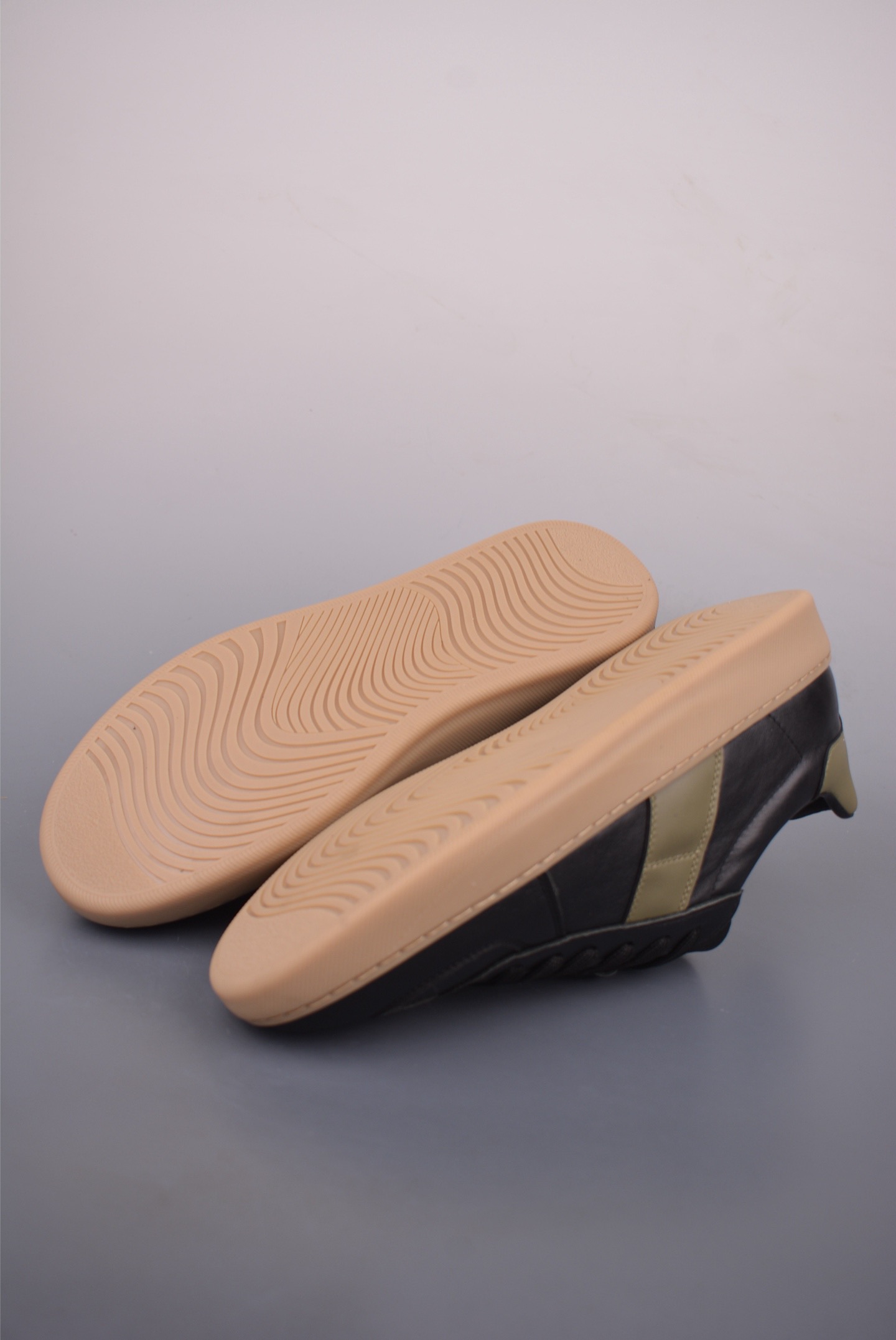 300 ECCO爱步休闲鞋秋 25年新款时尚德训鞋 经典百搭板鞋 632521黑-Chinese UA Cheap High Quatity Brand Clothes Bags handbags Sneakers wholesale wholesaler seller from China Factory suppliers Fashion Clothing Shoes best Quality Beautiful Price 300 ECCO爱步休闲鞋秋 25年新款时尚德训鞋 经典百搭板鞋 632521黑