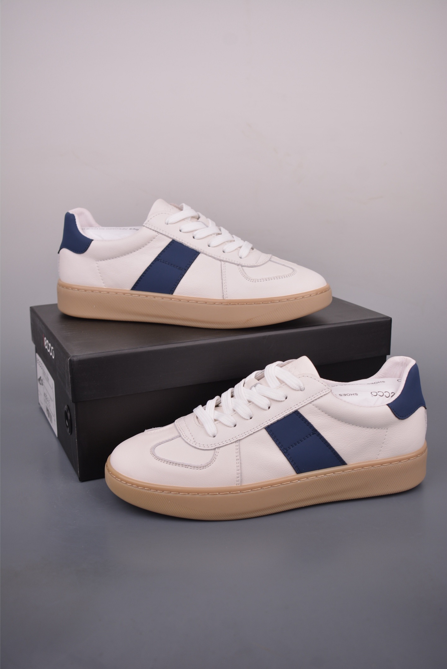 300 ECCO爱步休闲鞋秋 25年新款时尚德训鞋 经典百搭板鞋632521白-Chinese UA Cheap High Quatity Brand Clothes Bags handbags Sneakers wholesale wholesaler seller from China Factory suppliers Fashion Clothing Shoes best Quality Beautiful Price 300 ECCO爱步休闲鞋秋 25年新款时尚德训鞋 经典百搭板鞋632521白