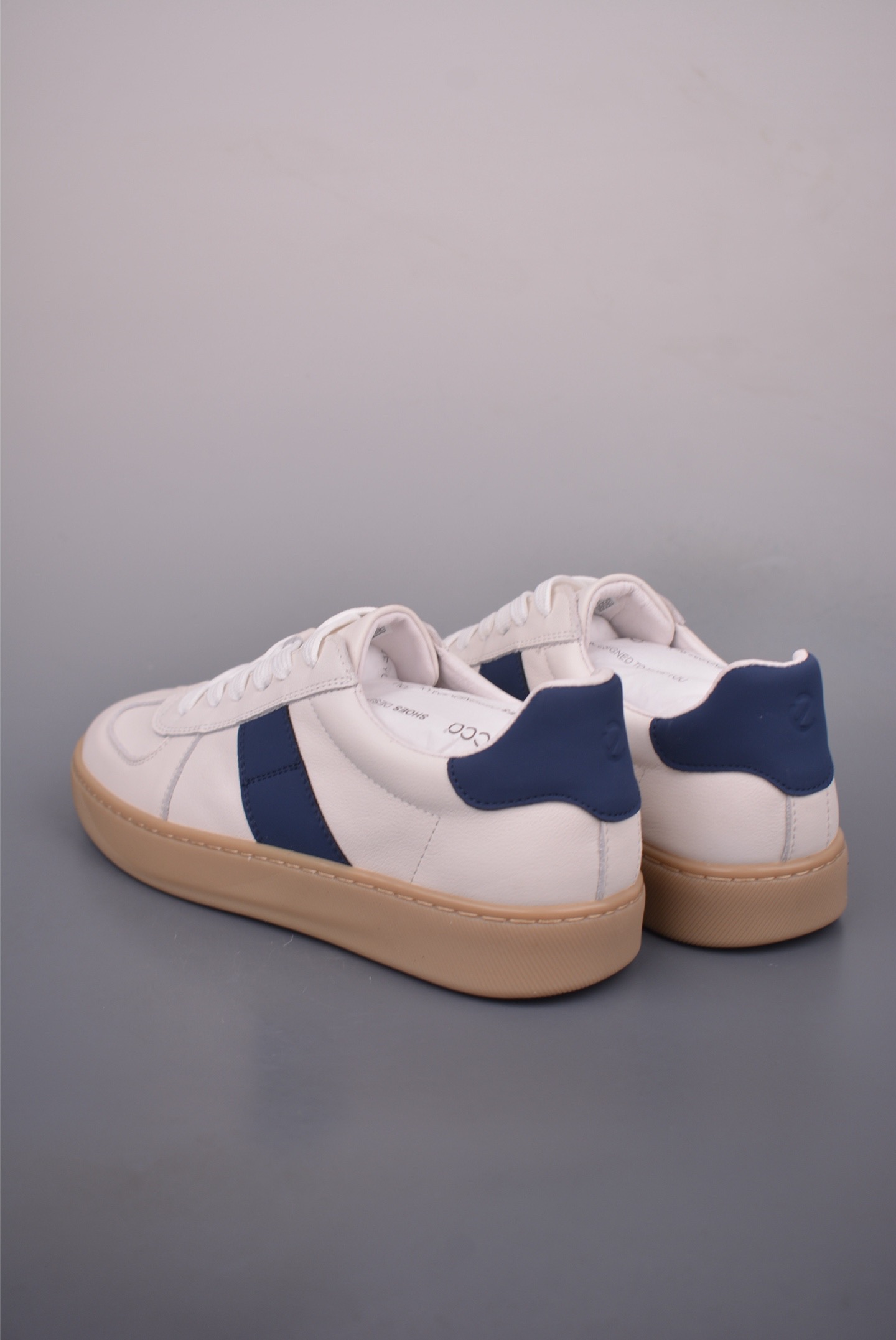 300 ECCO爱步休闲鞋秋 25年新款时尚德训鞋 经典百搭板鞋632521白-Chinese UA Cheap High Quatity Brand Clothes Bags handbags Sneakers wholesale wholesaler seller from China Factory suppliers Fashion Clothing Shoes best Quality Beautiful Price 300 ECCO爱步休闲鞋秋 25年新款时尚德训鞋 经典百搭板鞋632521白