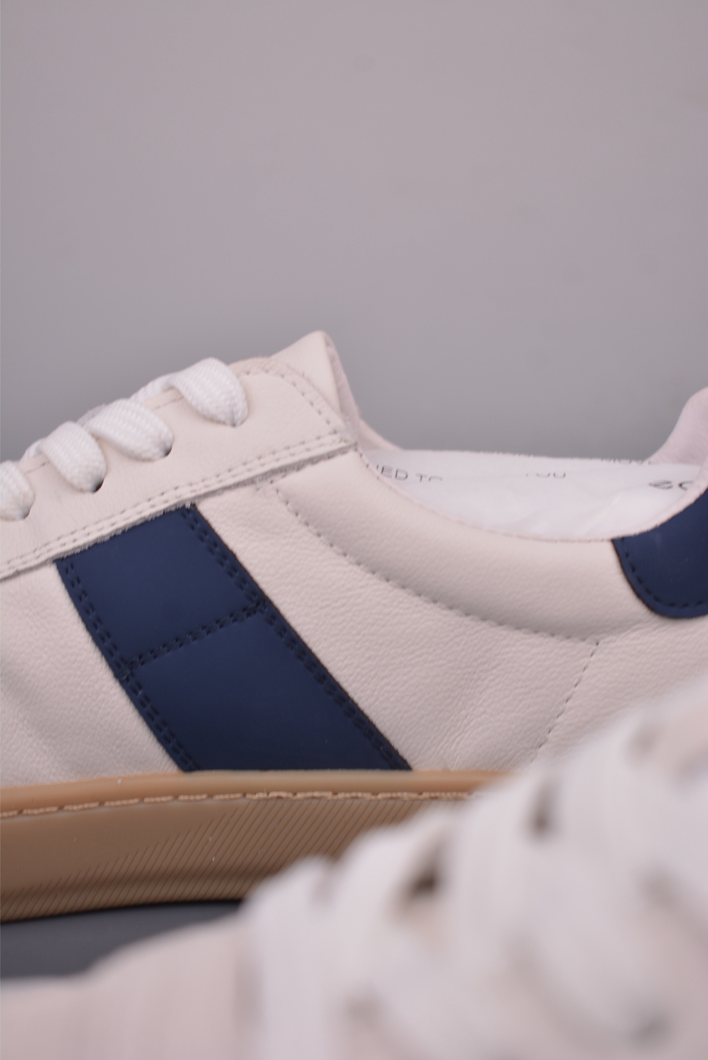 300 ECCO爱步休闲鞋秋 25年新款时尚德训鞋 经典百搭板鞋632521白-Chinese UA Cheap High Quatity Brand Clothes Bags handbags Sneakers wholesale wholesaler seller from China Factory suppliers Fashion Clothing Shoes best Quality Beautiful Price 300 ECCO爱步休闲鞋秋 25年新款时尚德训鞋 经典百搭板鞋632521白