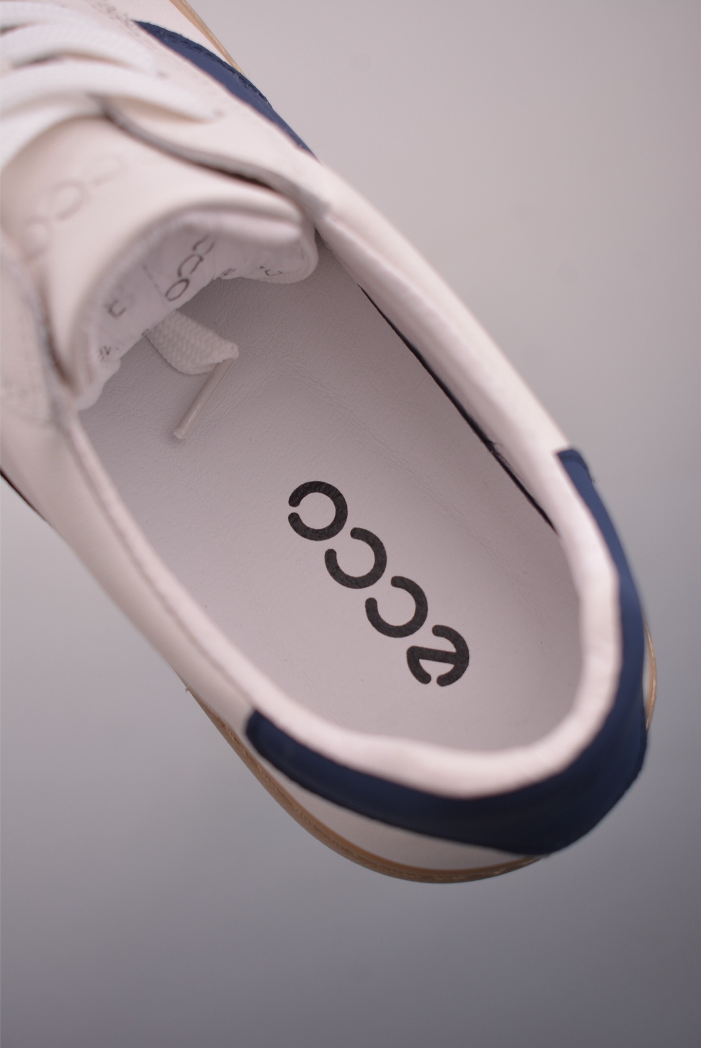 300 ECCO爱步休闲鞋秋 25年新款时尚德训鞋 经典百搭板鞋632521白-Chinese UA Cheap High Quatity Brand Clothes Bags handbags Sneakers wholesale wholesaler seller from China Factory suppliers Fashion Clothing Shoes best Quality Beautiful Price 300 ECCO爱步休闲鞋秋 25年新款时尚德训鞋 经典百搭板鞋632521白