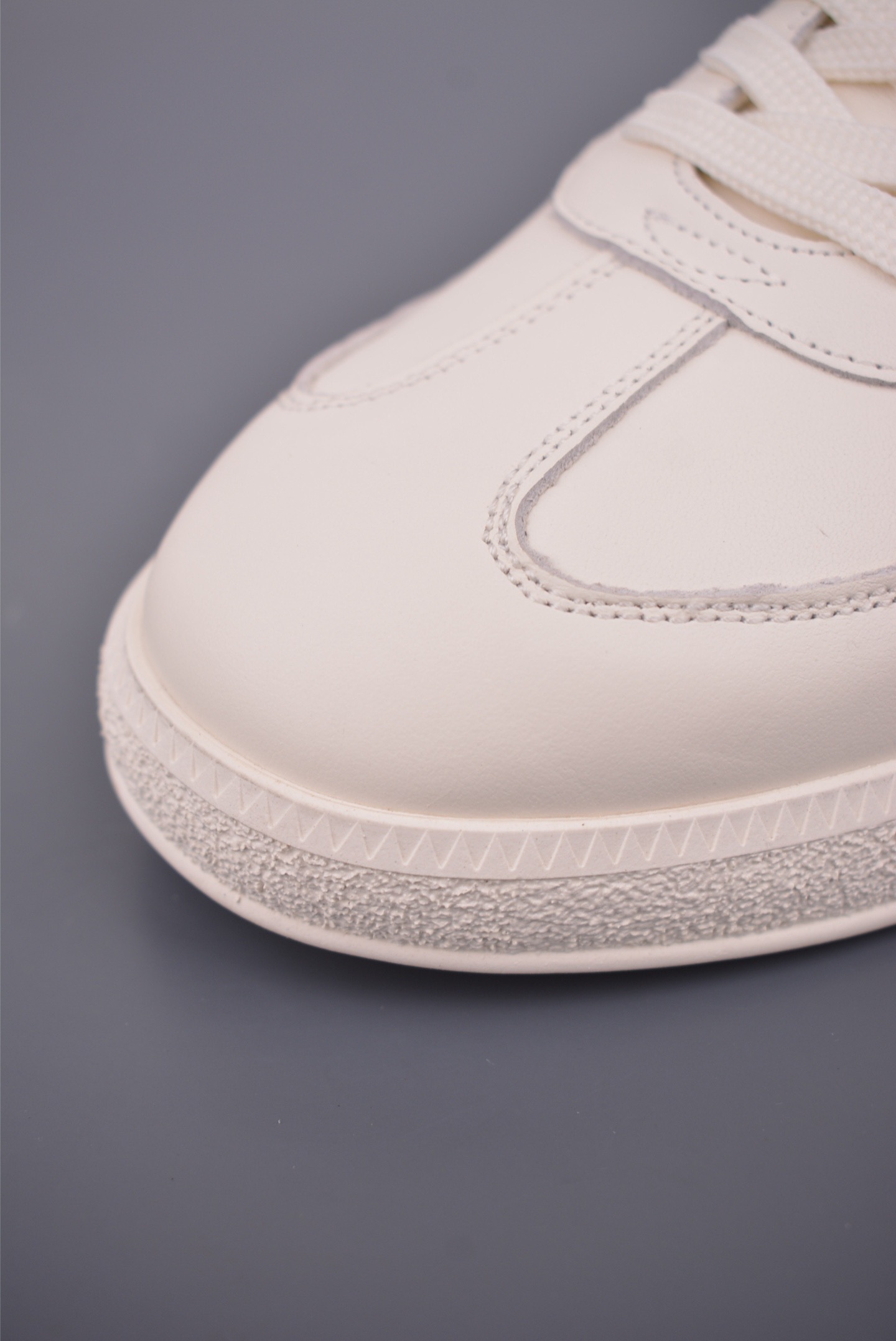 300 ECCO爱步男鞋德训鞋秋 经典时尚百搭舒适小白鞋男 635398白-Chinese UA Cheap High Quatity Brand Clothes Bags handbags Sneakers wholesale wholesaler seller from China Factory suppliers Fashion Clothing Shoes best Quality Beautiful Price 300 ECCO爱步男鞋德训鞋秋 经典时尚百搭舒适小白鞋男 635398白