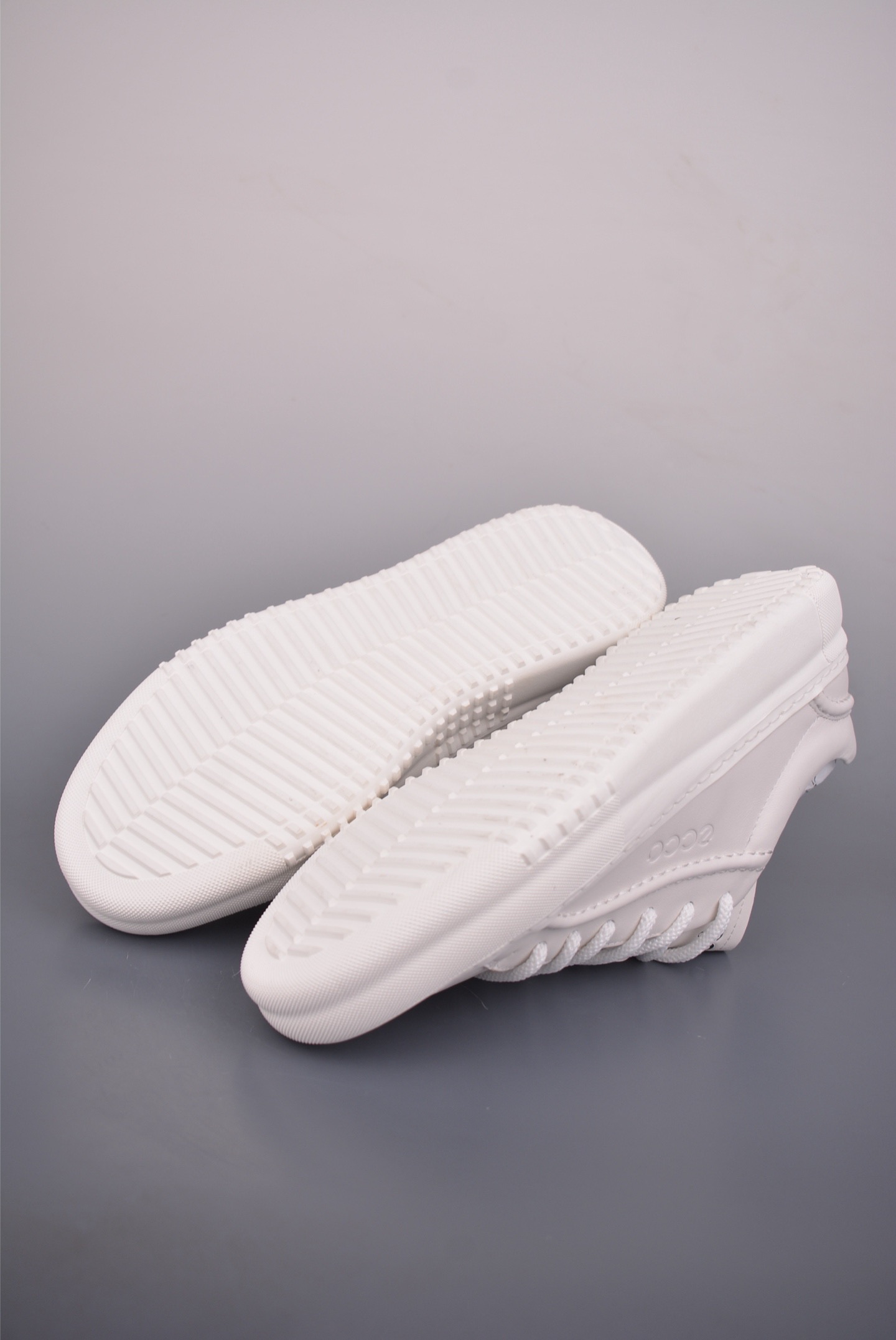 300 ECCO爱步男士休闲小白鞋 简单耐看清爽版型 百搭休闲板鞋 503198白-Chinese UA Cheap High Quatity Brand Clothes Bags handbags Sneakers wholesale wholesaler seller from China Factory suppliers Fashion Clothing Shoes best Quality Beautiful Price 300 ECCO爱步男士休闲小白鞋 简单耐看清爽版型 百搭休闲板鞋 503198白