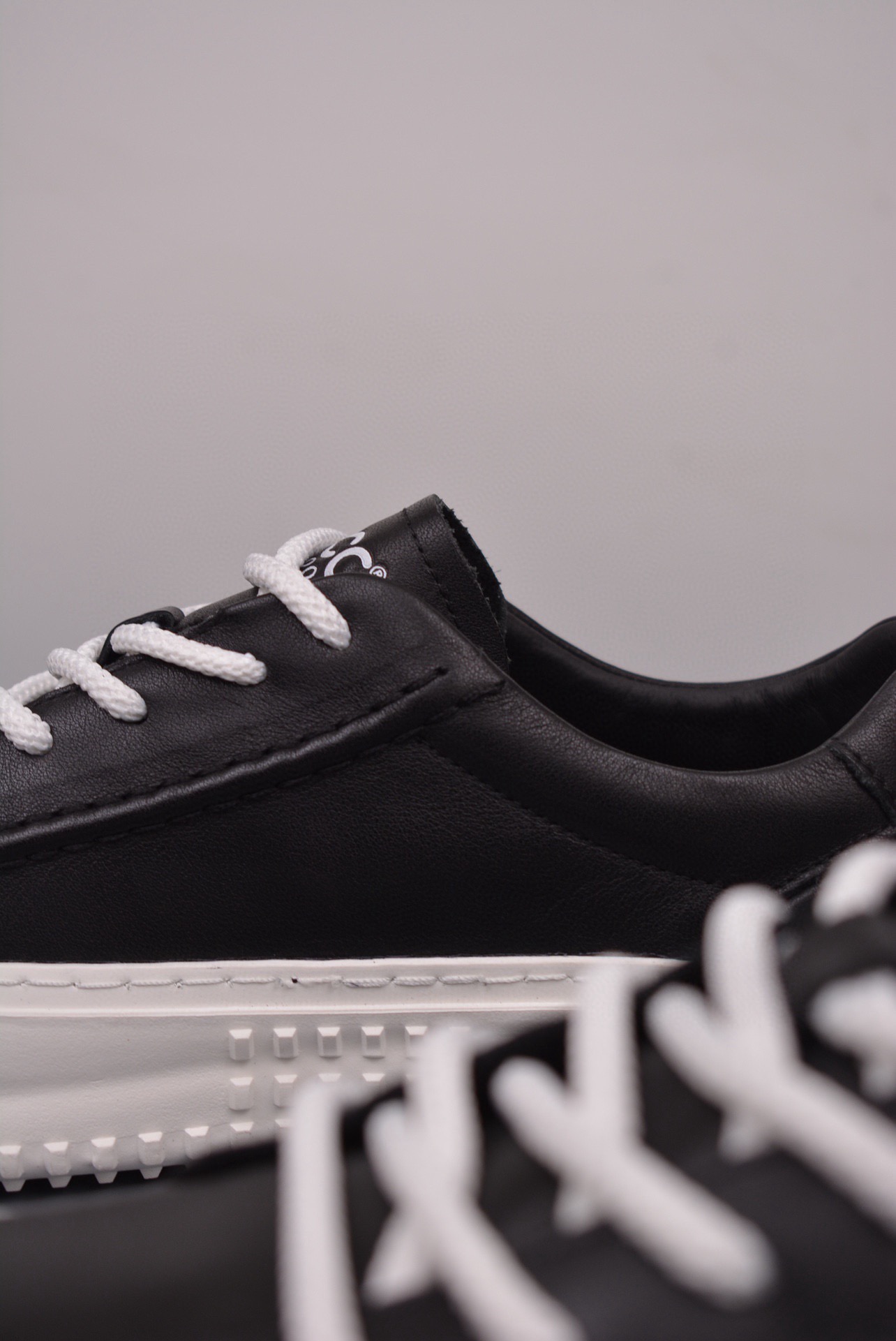 300 ECCO爱步男士休闲小白鞋 简单耐看清爽版型 百搭休闲板鞋 503198黑-Chinese UA Cheap High Quatity Brand Clothes Bags handbags Sneakers wholesale wholesaler seller from China Factory suppliers Fashion Clothing Shoes best Quality Beautiful Price 300 ECCO爱步男士休闲小白鞋 简单耐看清爽版型 百搭休闲板鞋 503198黑