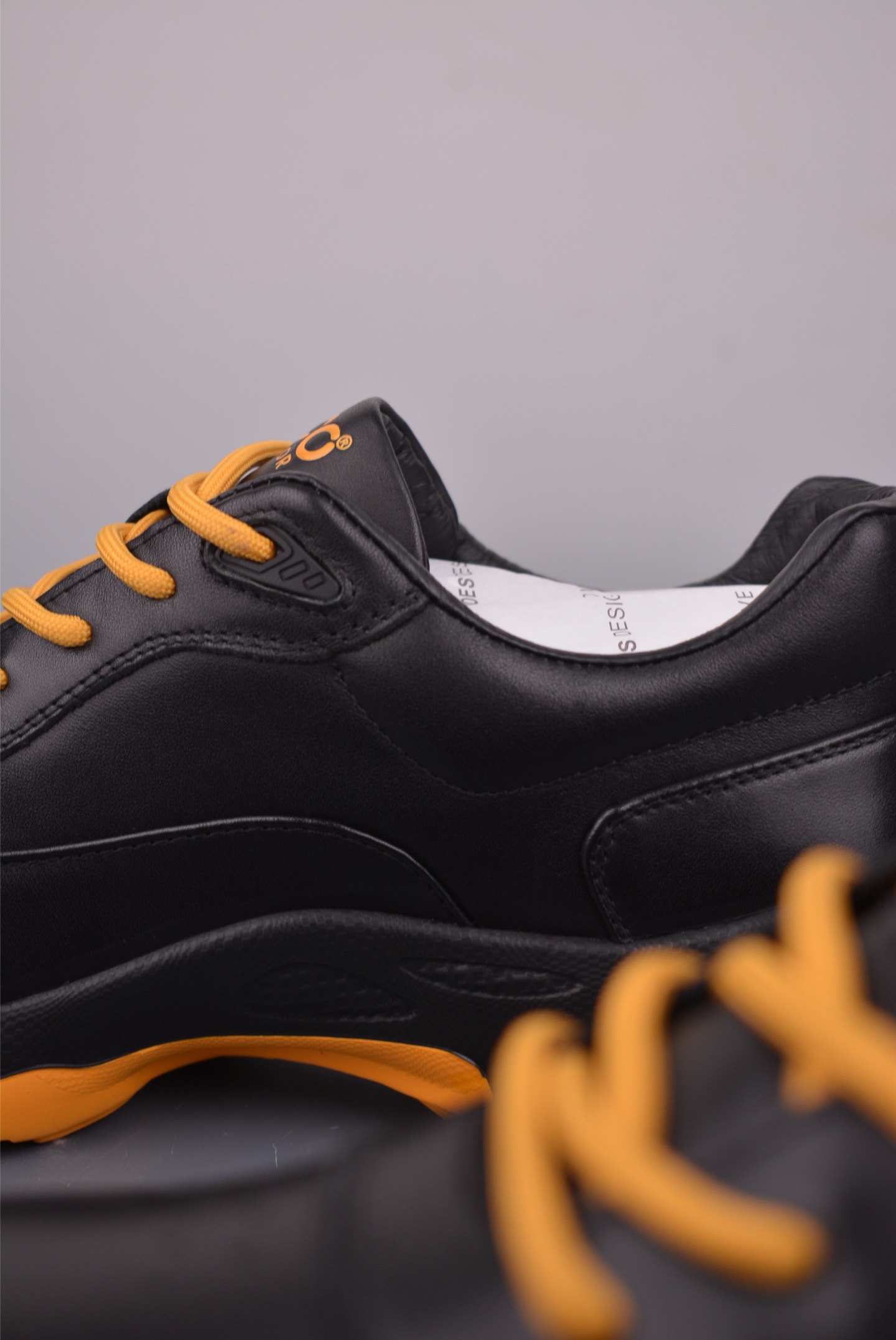 300 ECCO爱步运动鞋男 秋季双色拼接透气舒适跑步鞋825922黑-Chinese UA Cheap High Quatity Brand Clothes Bags handbags Sneakers wholesale wholesaler seller from China Factory suppliers Fashion Clothing Shoes best Quality Beautiful Price 300 ECCO爱步运动鞋男 秋季双色拼接透气舒适跑步鞋825922黑