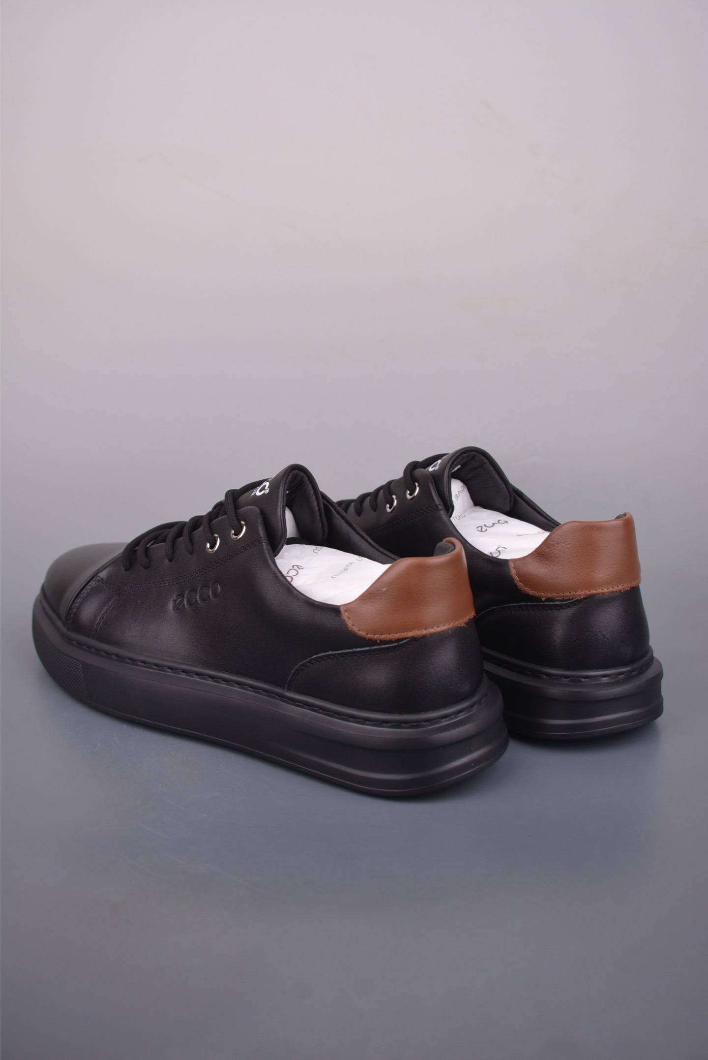 300 Ecco爱步休闲鞋子男鞋 透气防水百搭休闲板鞋 柔酷7号系列经典小白鞋470364黑-Chinese UA Cheap High Quatity Brand Clothes Bags handbags Sneakers wholesale wholesaler seller from China Factory suppliers Fashion Clothing Shoes best Quality Beautiful Price 300 Ecco爱步休闲鞋子男鞋 透气防水百搭休闲板鞋 柔酷7号系列经典小白鞋470364黑