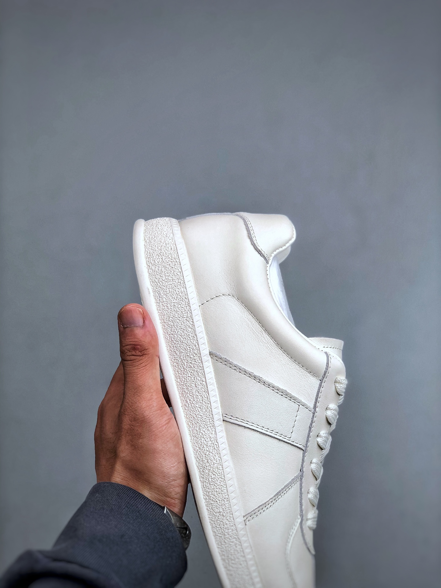 300 ECCO爱步男鞋德训鞋秋 经典时尚百搭舒适小白鞋男 635398白