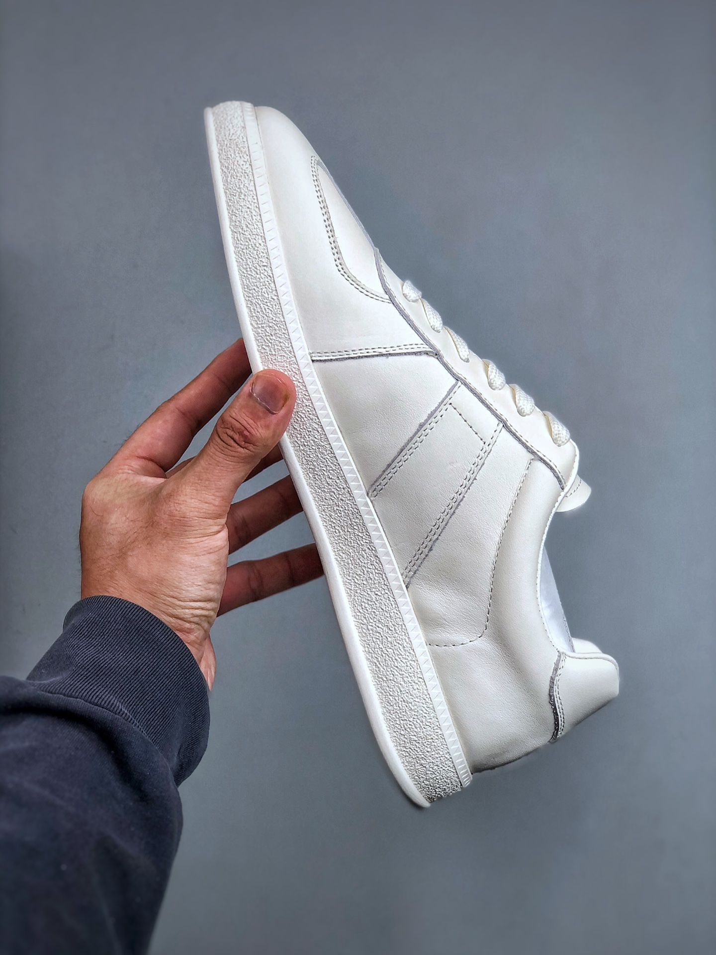 300 ECCO爱步男鞋德训鞋秋 经典时尚百搭舒适小白鞋男 635398白