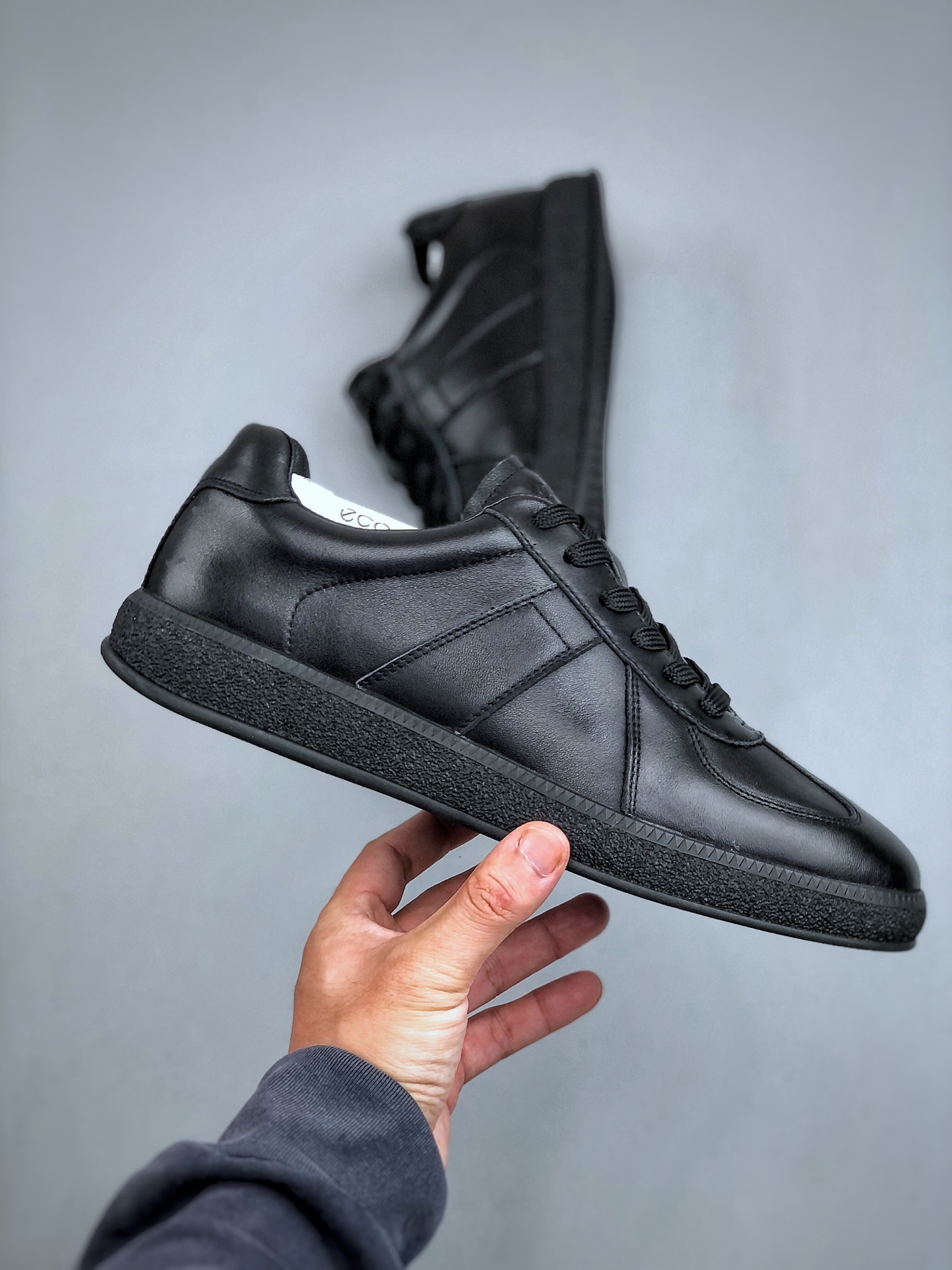 300 ECCO爱步男鞋德训鞋秋 经典时尚百搭舒适小白鞋男635398黑-Chinese UA Cheap High Quatity Brand Clothes Bags handbags Sneakers wholesale wholesaler seller from China Factory suppliers Fashion Clothing Shoes best Quality Beautiful Price 300 ECCO爱步男鞋德训鞋秋 经典时尚百搭舒适小白鞋男635398黑