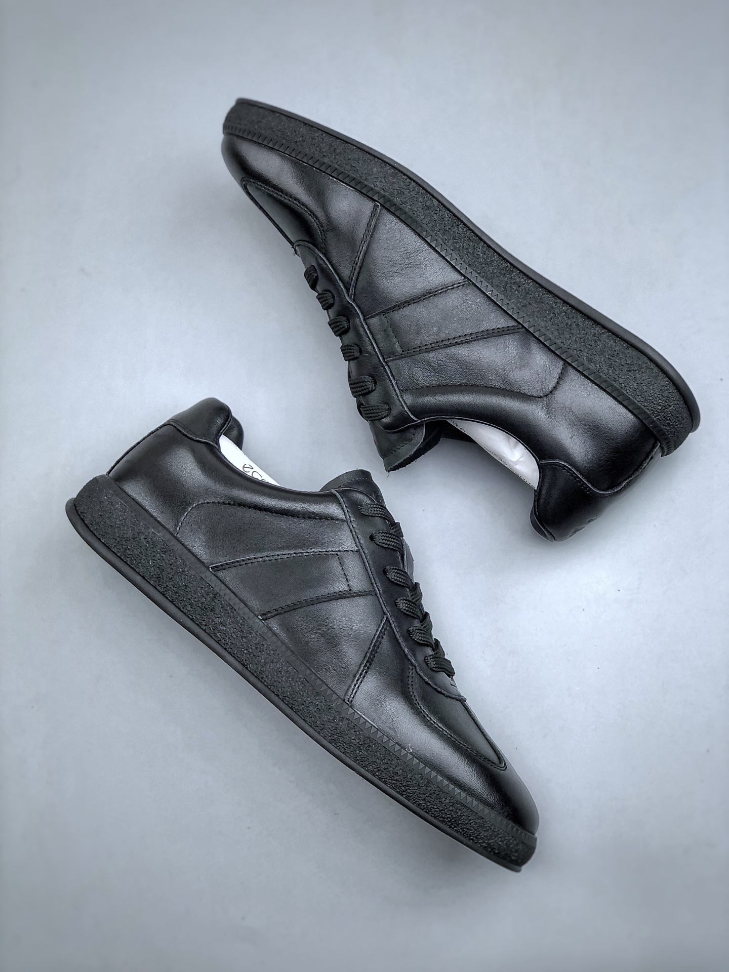 300 ECCO爱步男鞋德训鞋秋 经典时尚百搭舒适小白鞋男635398黑-Chinese UA Cheap High Quatity Brand Clothes Bags handbags Sneakers wholesale wholesaler seller from China Factory suppliers Fashion Clothing Shoes best Quality Beautiful Price 300 ECCO爱步男鞋德训鞋秋 经典时尚百搭舒适小白鞋男635398黑