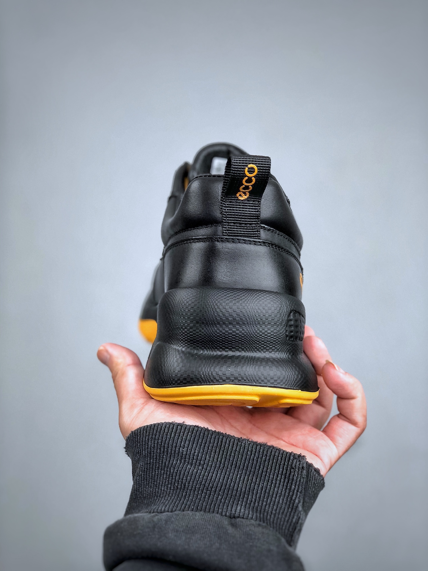 300 ECCO爱步运动鞋男 秋季双色拼接透气舒适跑步鞋 825922黑