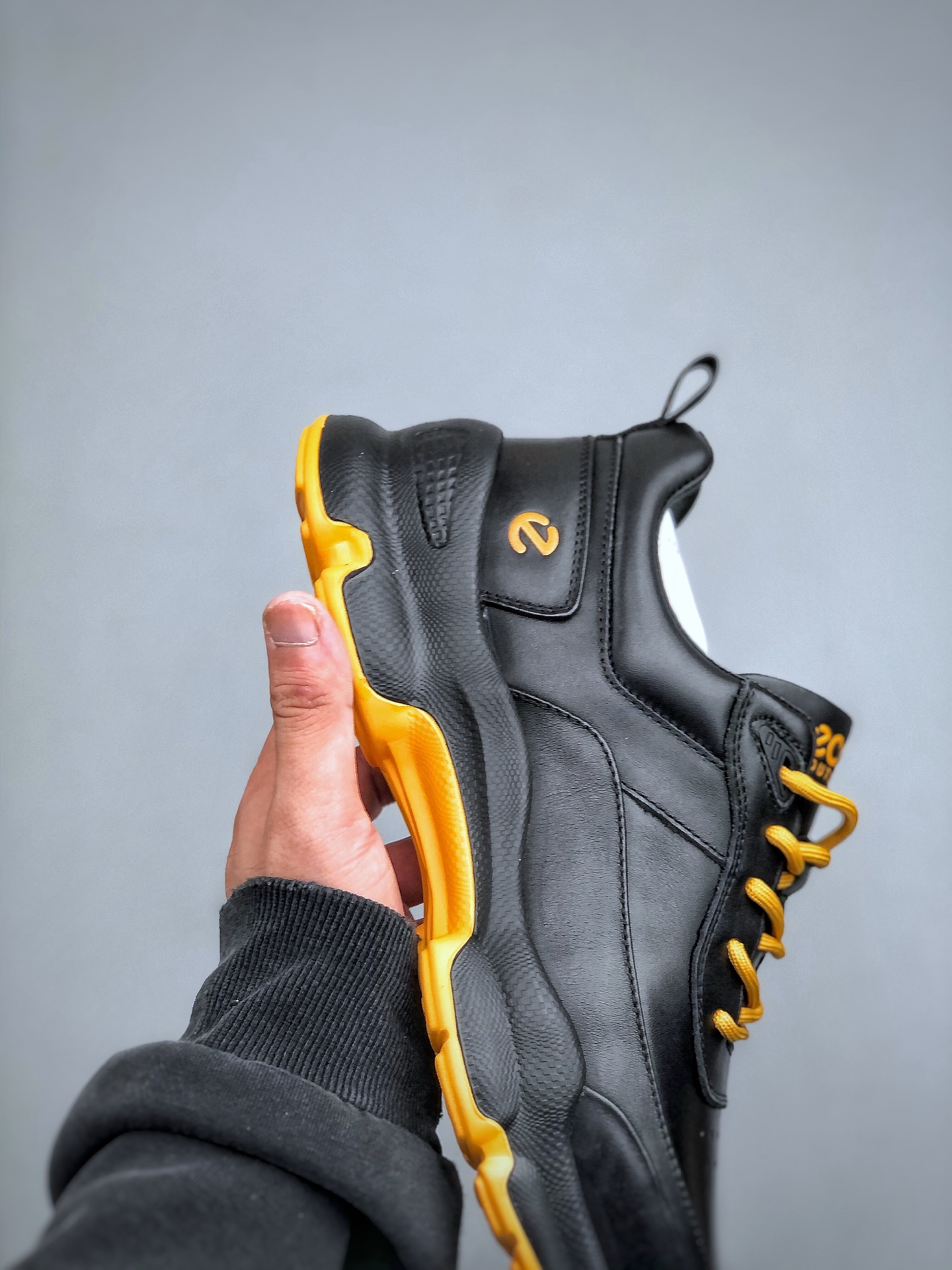 300 ECCO爱步运动鞋男 秋季双色拼接透气舒适跑步鞋 825922黑