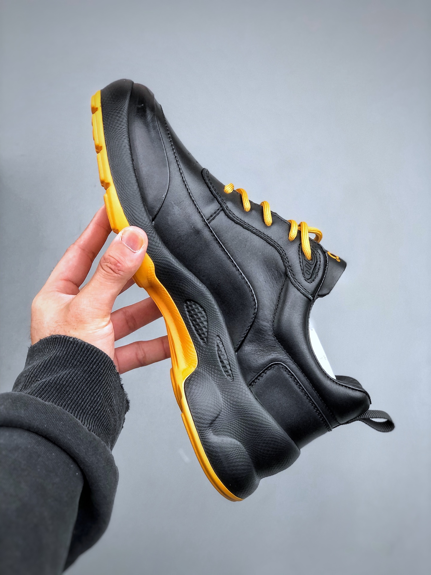 300 ECCO爱步运动鞋男 秋季双色拼接透气舒适跑步鞋 825922黑