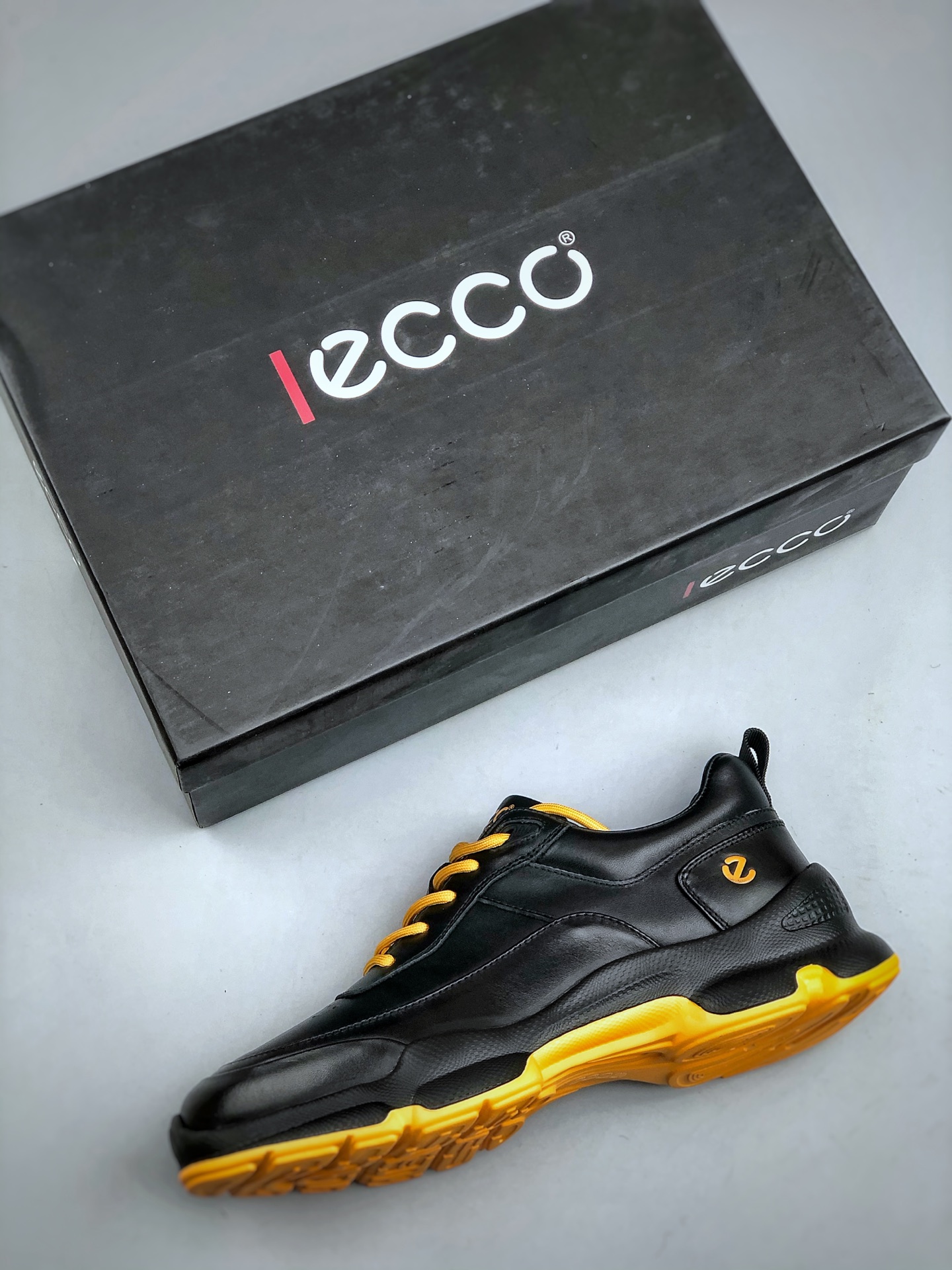 300 ECCO爱步运动鞋男 秋季双色拼接透气舒适跑步鞋 825922黑